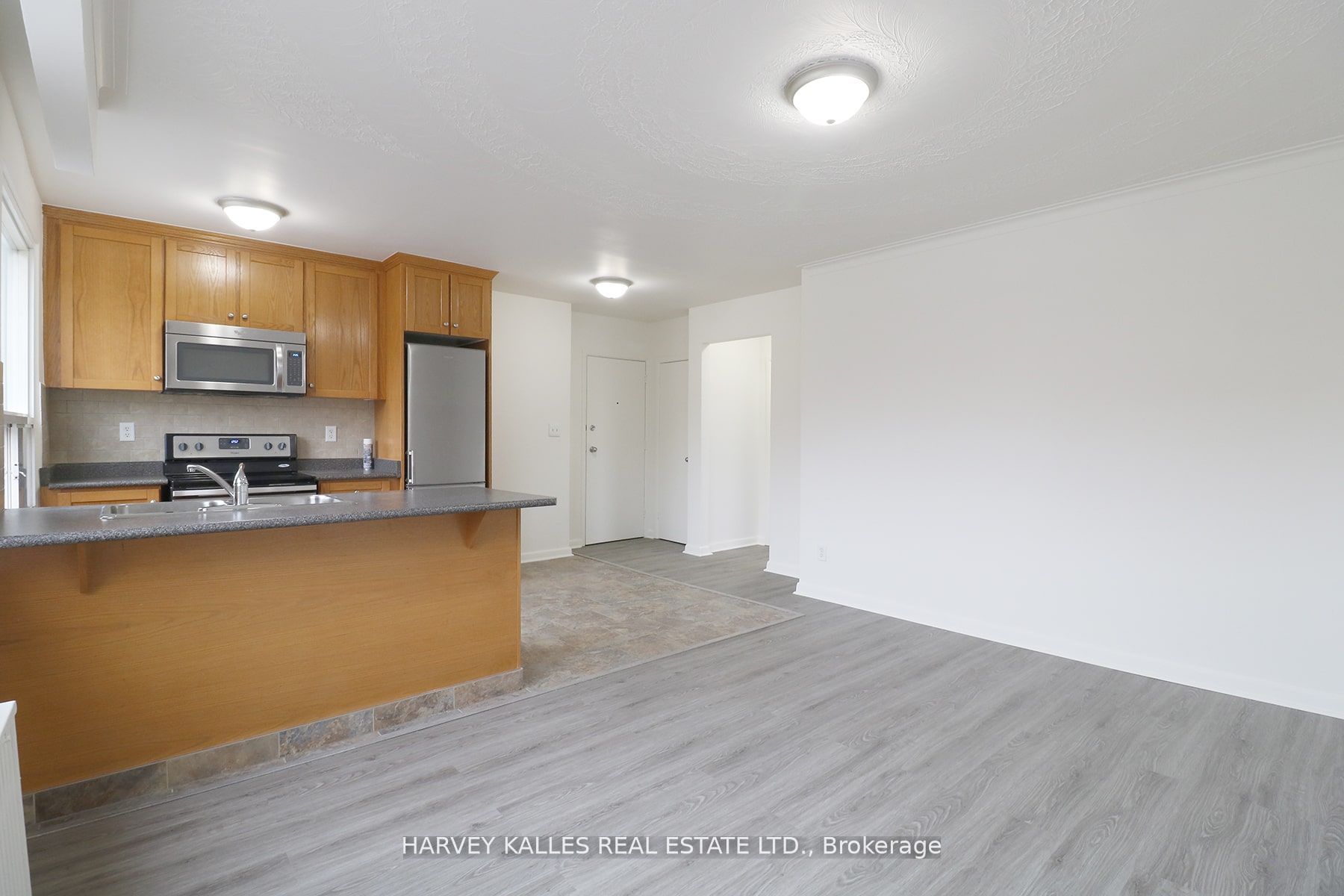 500 Gilbert Avenue 209, Toronto, ON M6E 4X5 photo 5