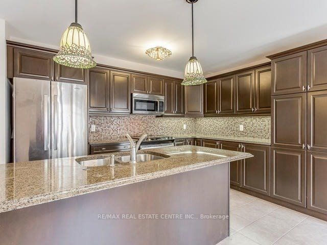 41 Haverty Trail Main, Brampton, ON L7A 0S3 photo 3