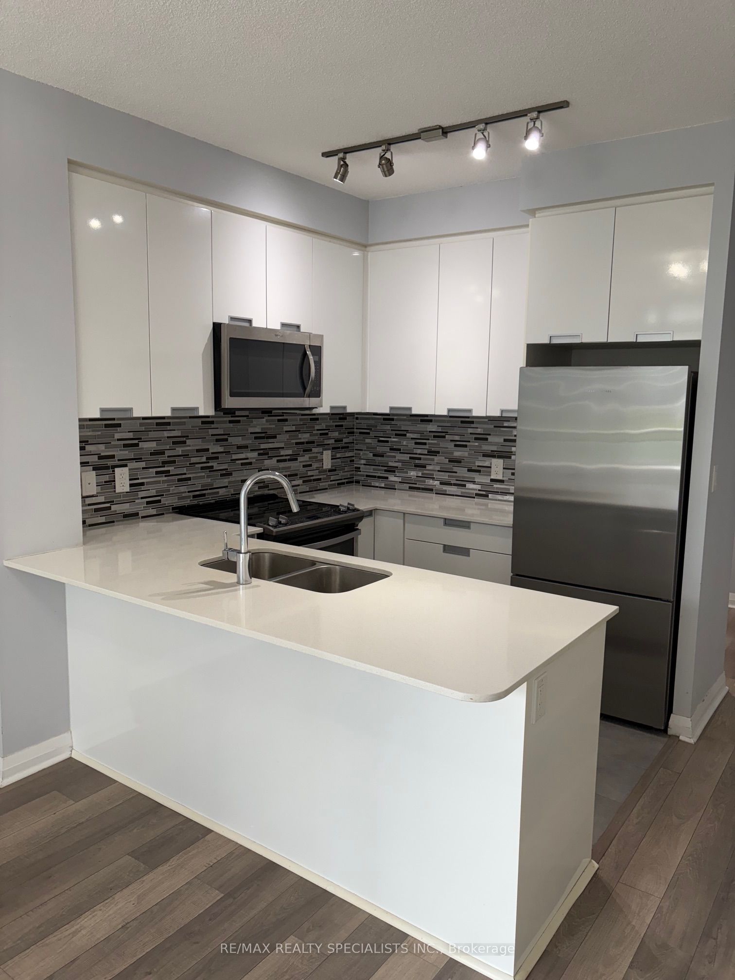 5033 FOUR SPRINGS Avenue 520, Mississauga, ON L5R 0G6 photo 3