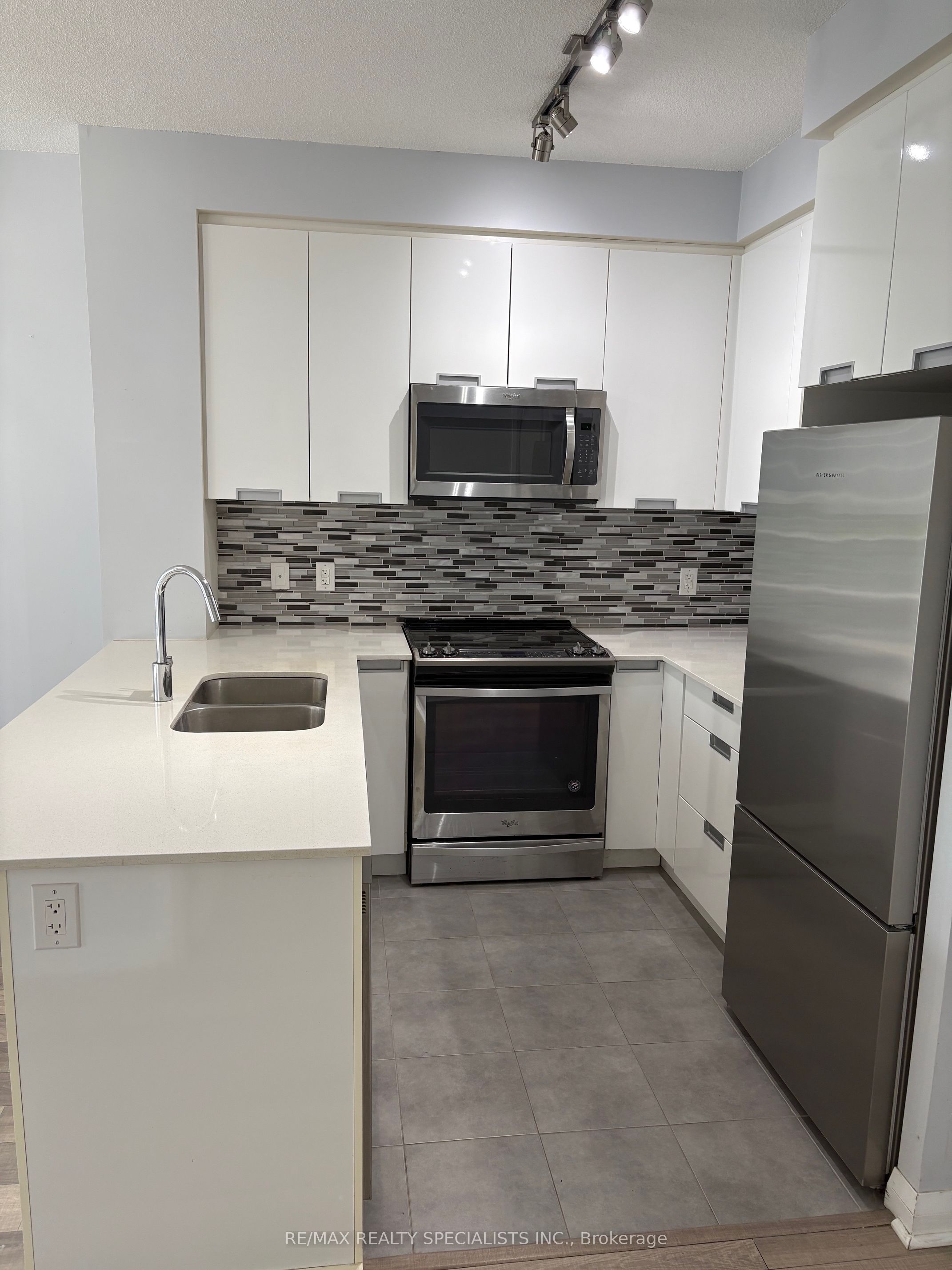 5033 FOUR SPRINGS Avenue 520, Mississauga, ON L5R 0G6 photo 4