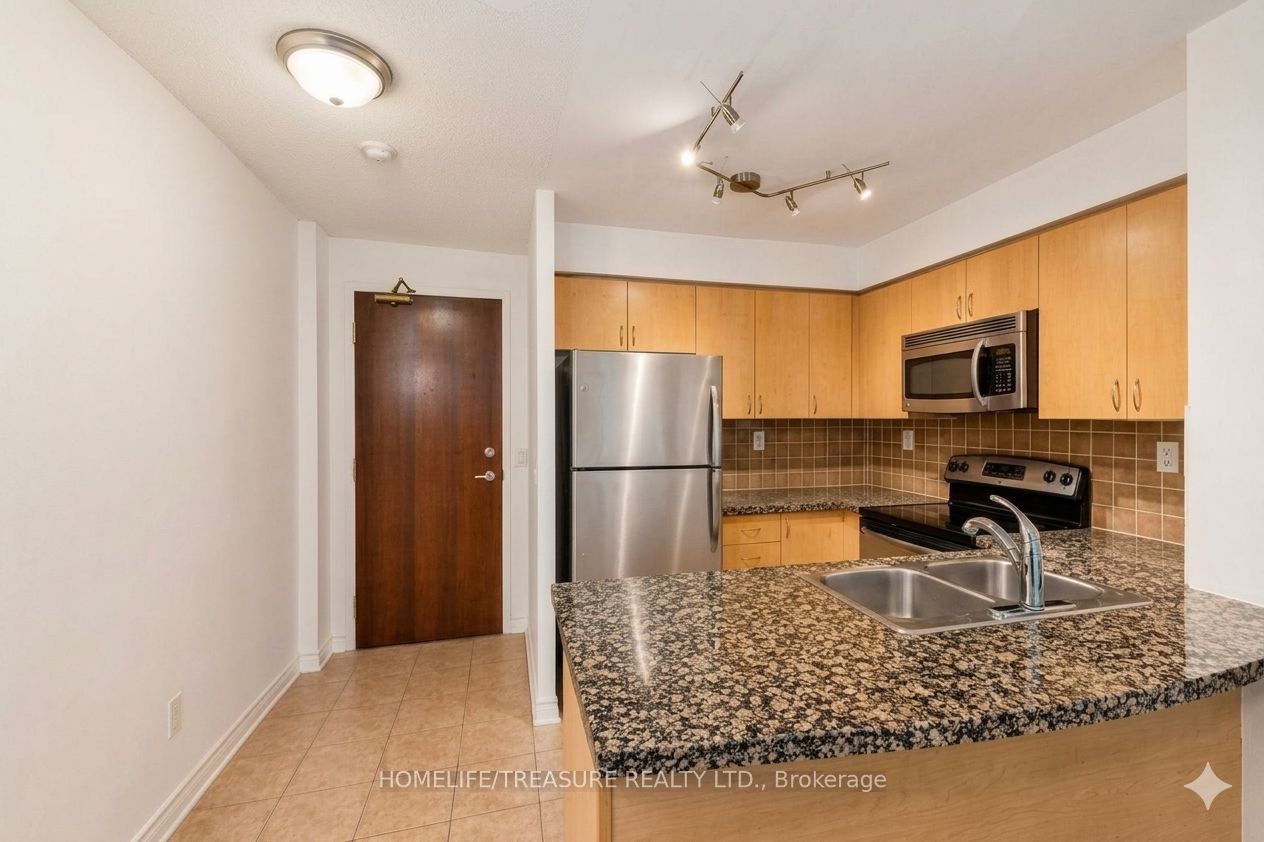 5 Michael Power Place 905, Toronto, ON M9A 0A3 photo 2