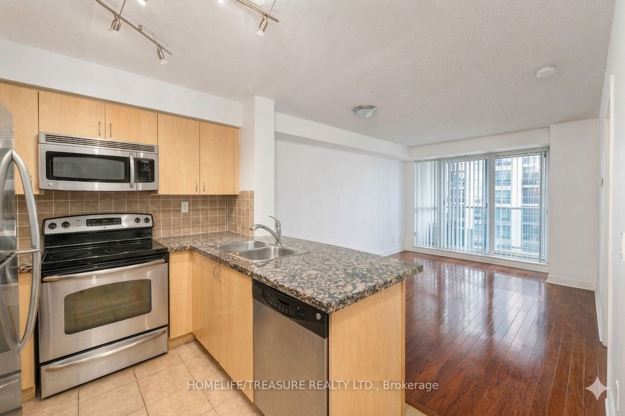 5 Michael Power Place 905, Toronto, ON M9A 0A3 photo 3