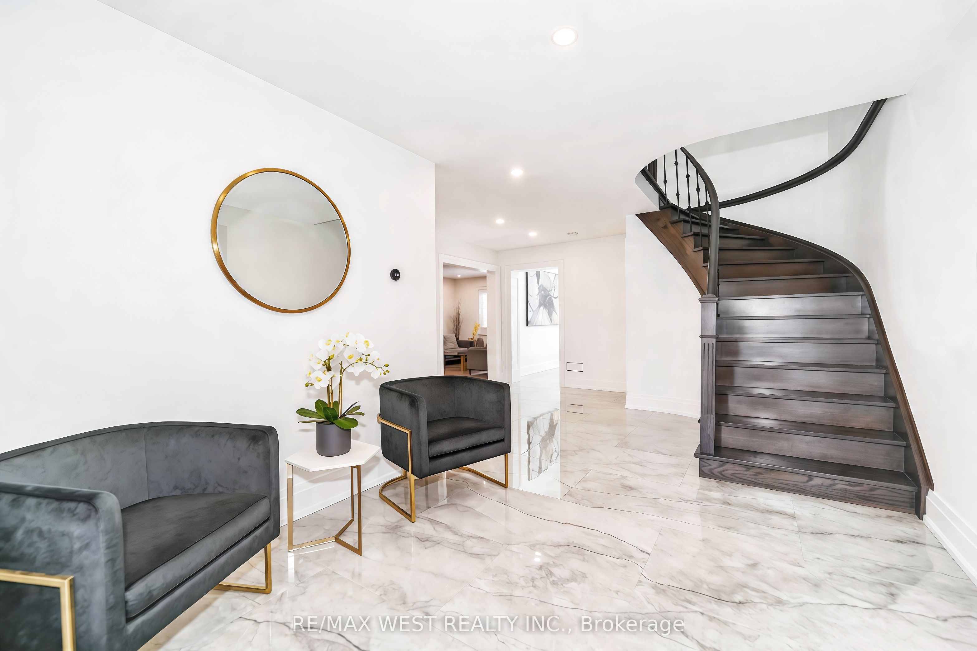 108 Poplar Heights Drive, Toronto, ON M9A 4Z4 photo 2