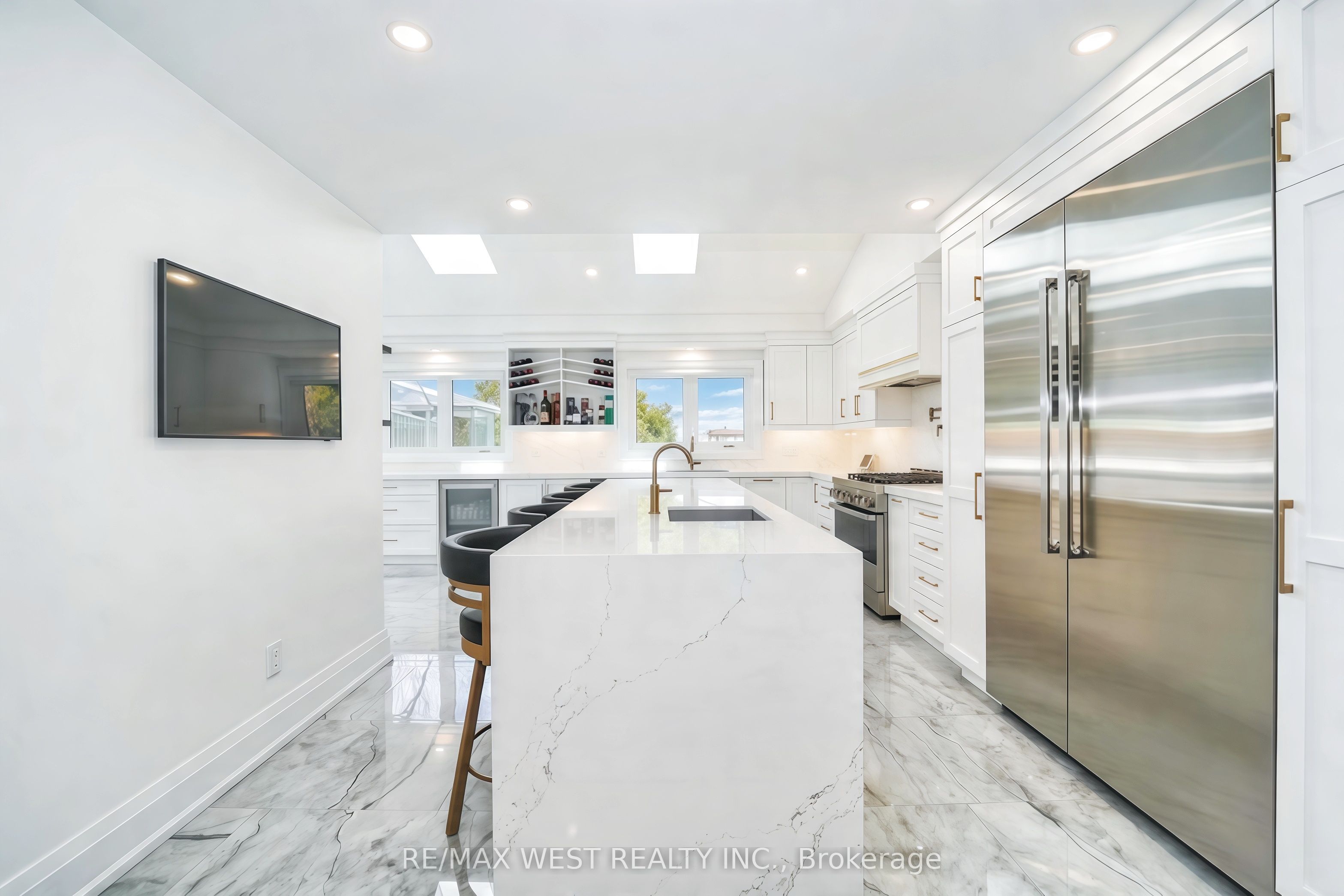 108 Poplar Heights Drive, Toronto, ON M9A 4Z4 photo 5