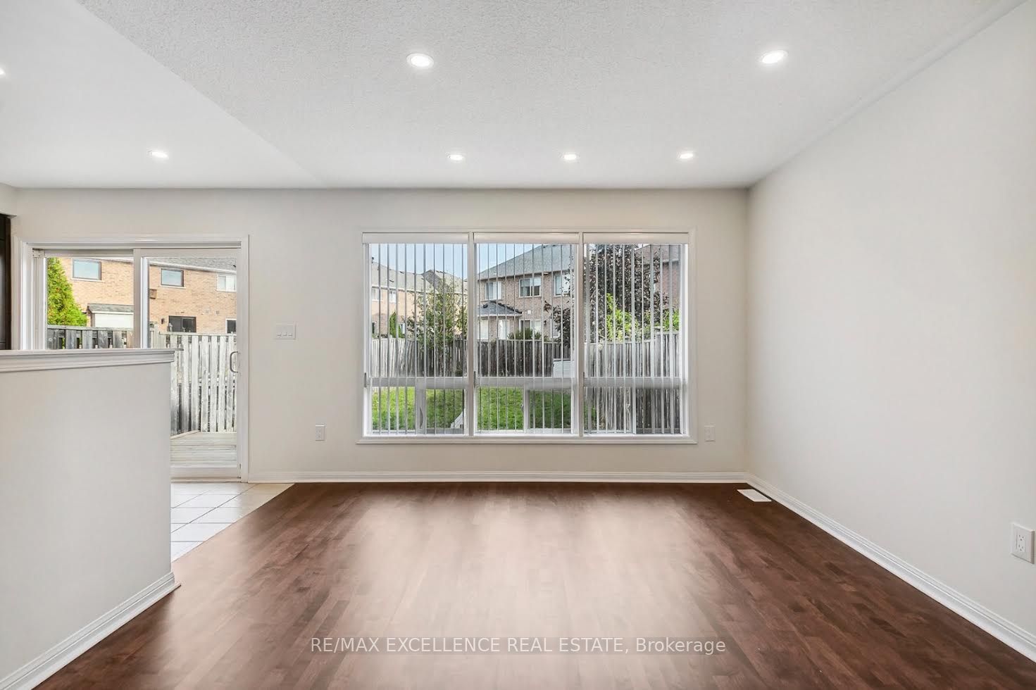 2406 Baintree Crescent, Oakville, ON L6M 4X1 photo 4
