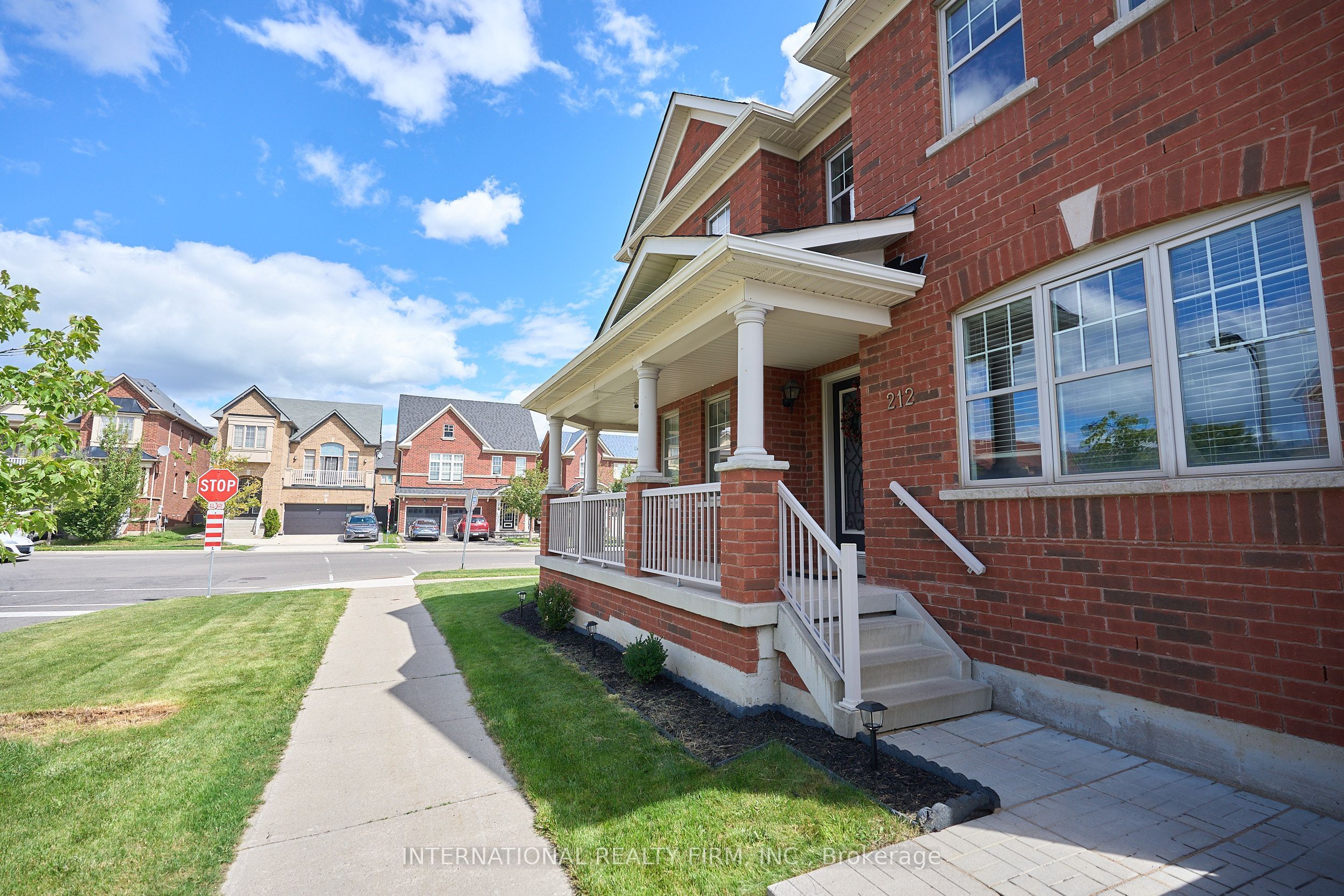 212 Pringle Avenue, Milton, ON L9T 7A1 photo 3