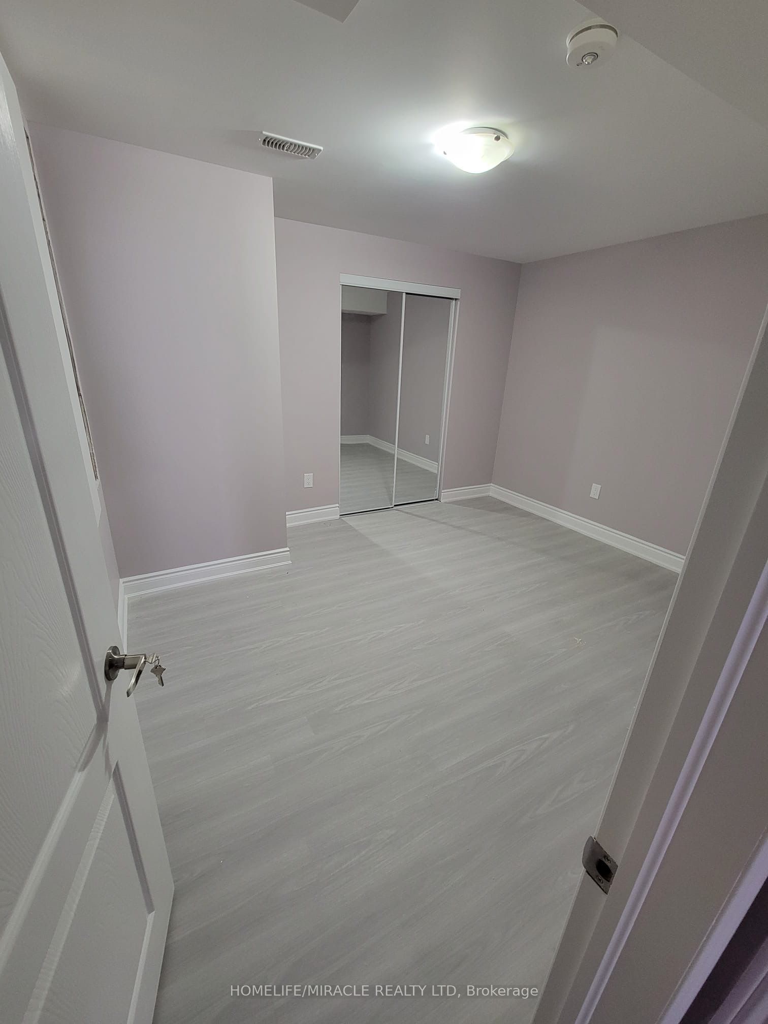 22 Tawnie Cres (Basement), Brampton, ON L6X 0L7 photo 3