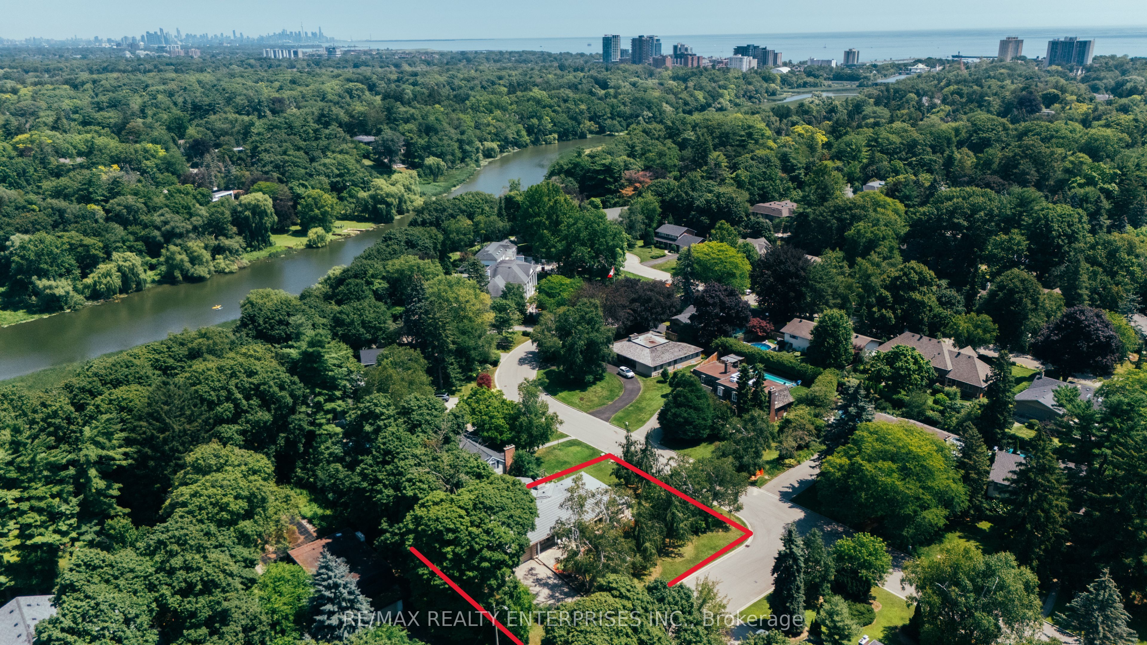 551 Cochise Crescent, Mississauga, ON L5H 1Y3 photo 3