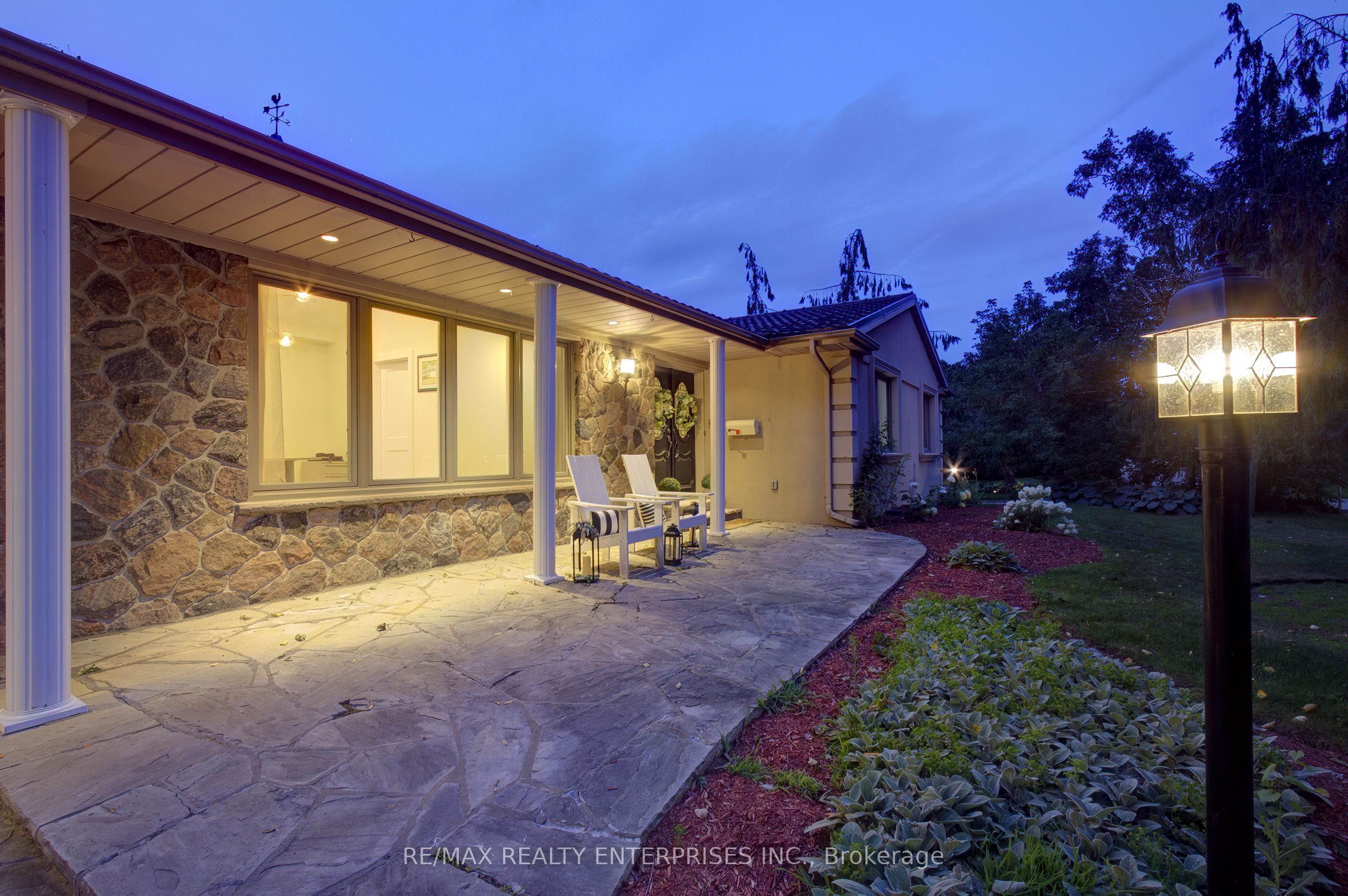 551 Cochise Crescent, Mississauga, ON L5H 1Y3 photo 4