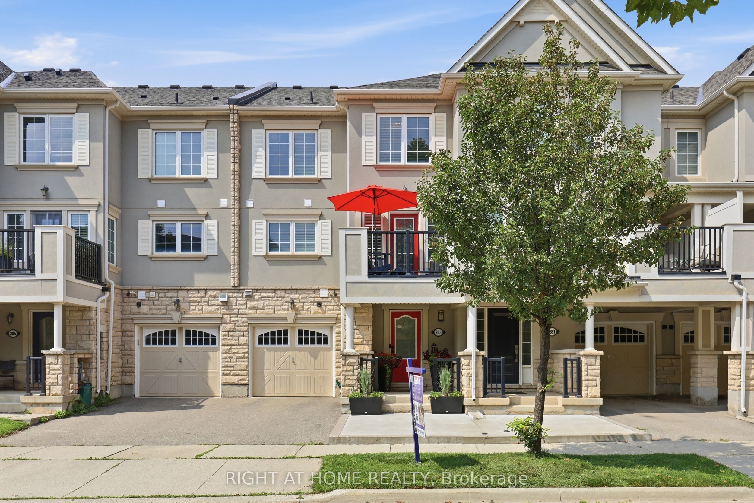 283 Ellen Davidson Drive, Oakville, ON L6M 0V6 photo 2