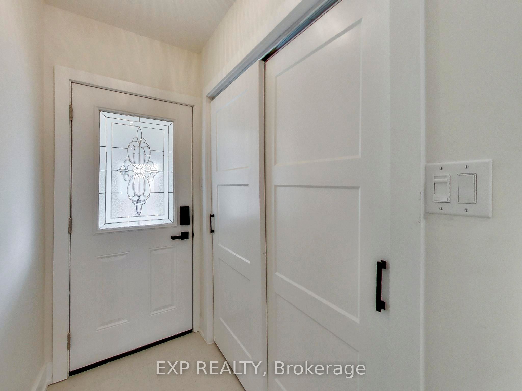 37 Gilbert Avenue, Toronto, ON M6E 4W2 photo 4