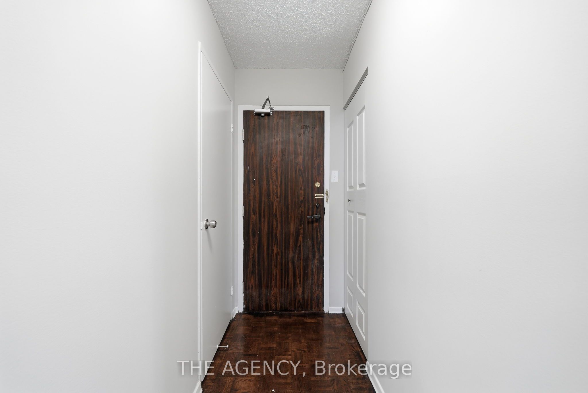 2350 Dundas Street W 1910A, Toronto, ON M6P 4B1 photo 2