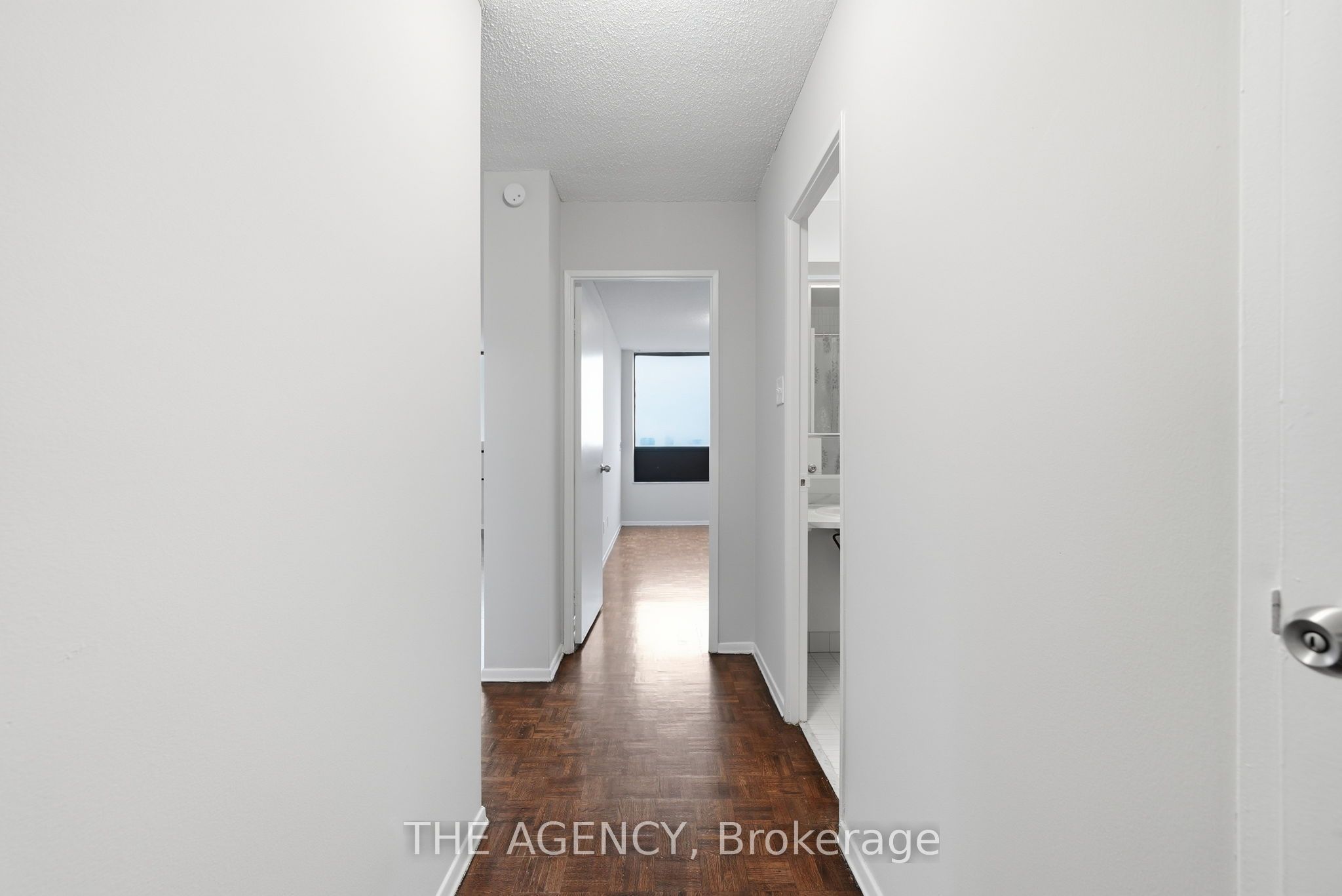 2350 Dundas Street W 1910A, Toronto, ON M6P 4B1 photo 3