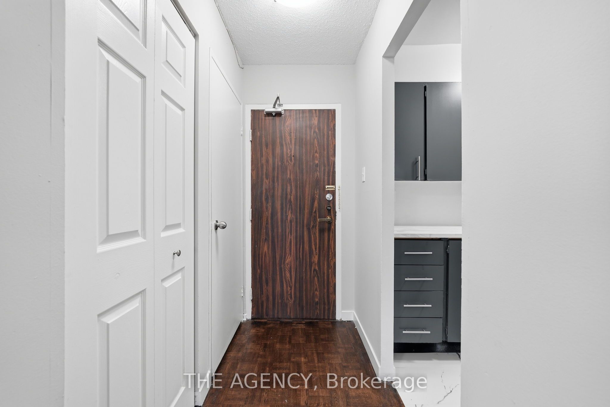 2350 Dundas Street W 2004A, Toronto, ON M6P 4B1 photo 2