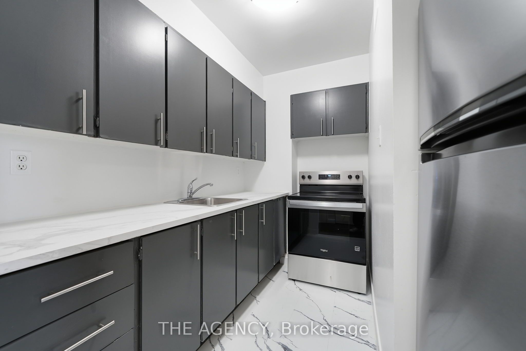 2350 Dundas Street W 2004A, Toronto, ON M6P 4B1 photo 4