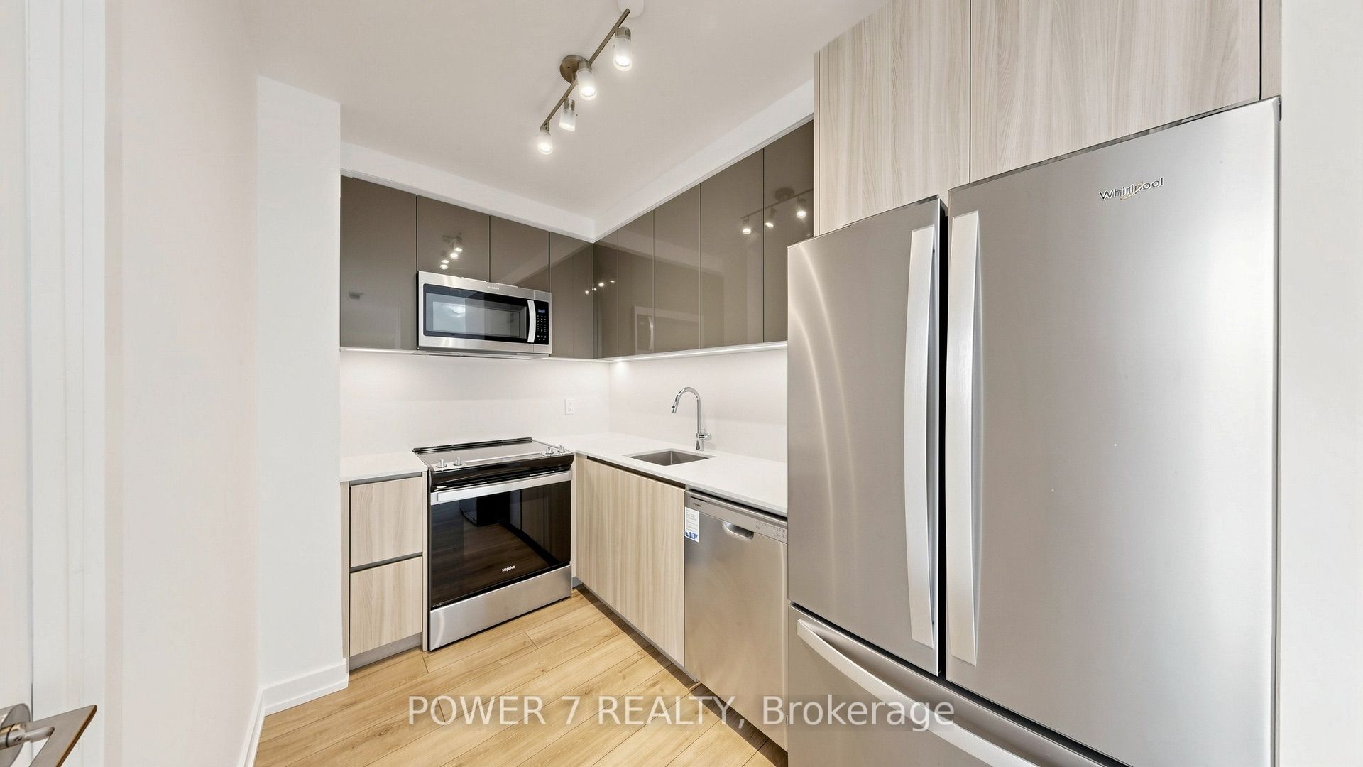 3100 Keele Street 814, Toronto, ON M3M 0E1 photo 4