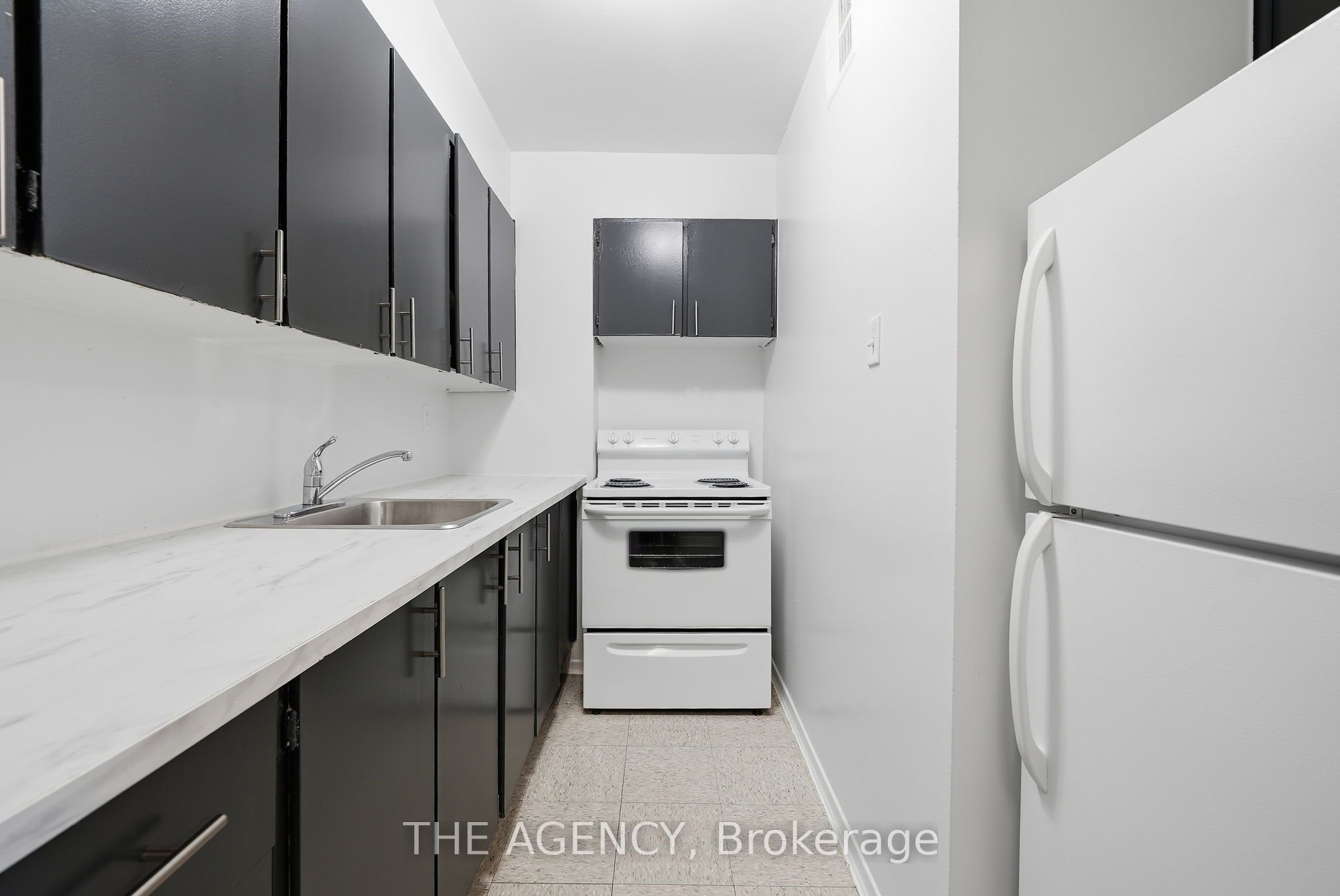 2350 Dundas Street W 2204A, Toronto, ON M6P 4B1 photo 4