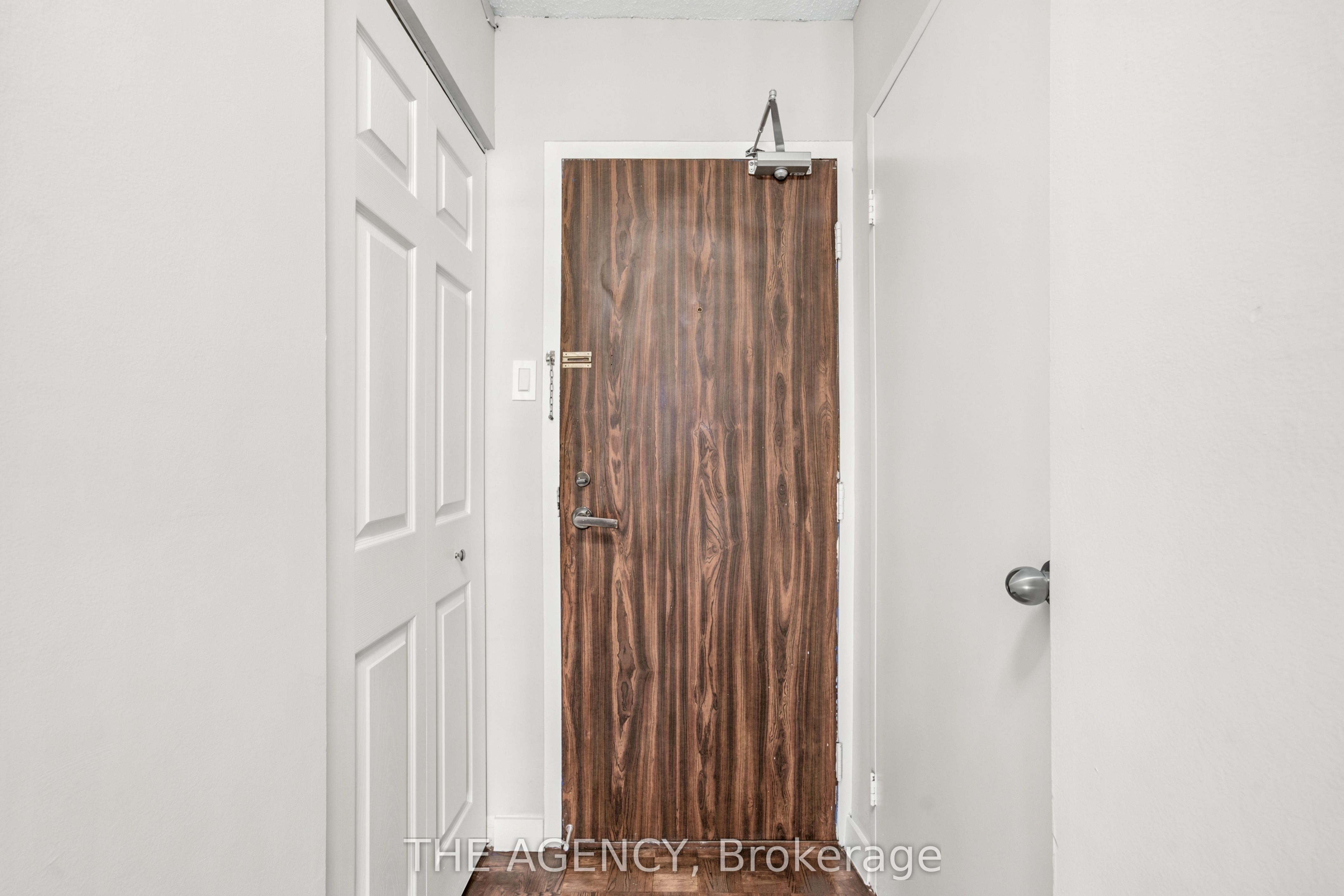 2350 Dundas Street W 2511A, Toronto, ON M6P 4B1 photo 4