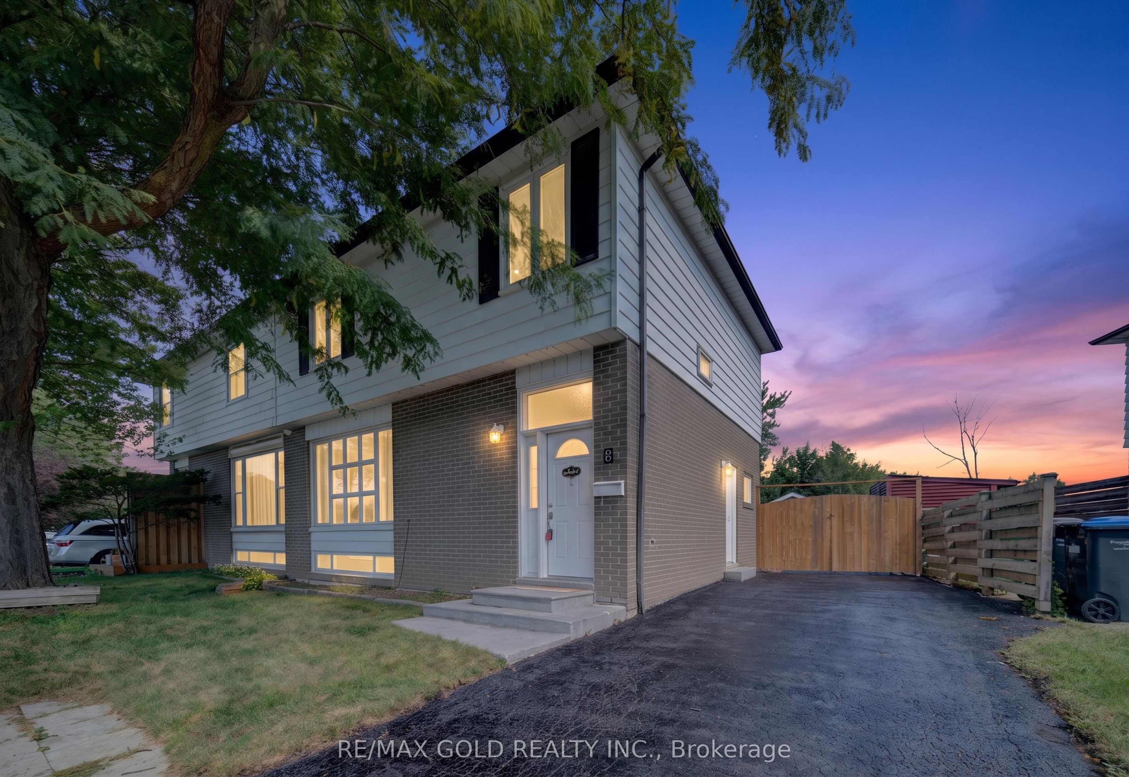 8 Earnscliffe Gate, Brampton, ON L6T 3B3 photo 2