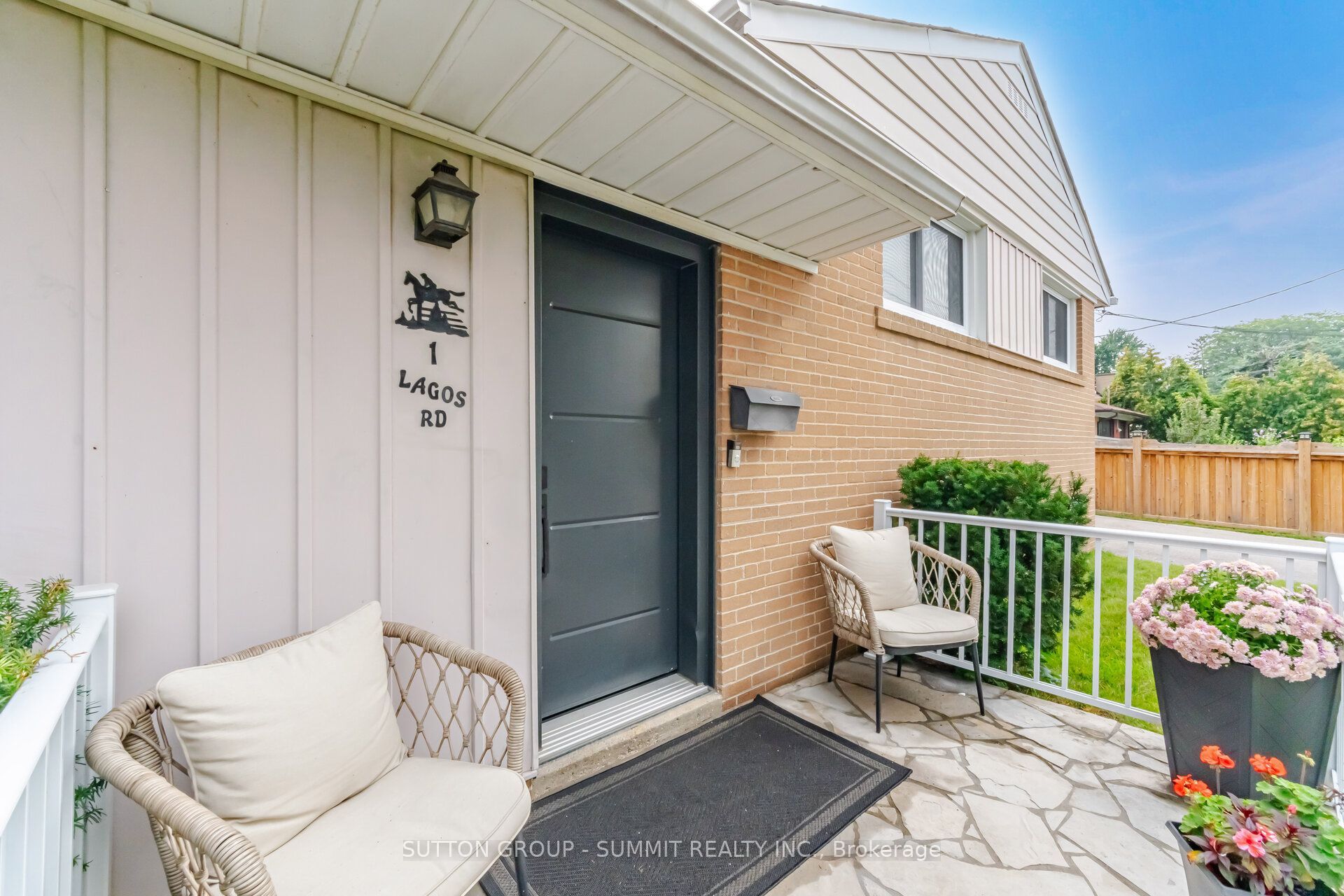 1 Lagos Road, Toronto, ON M9W 4E3 photo 2