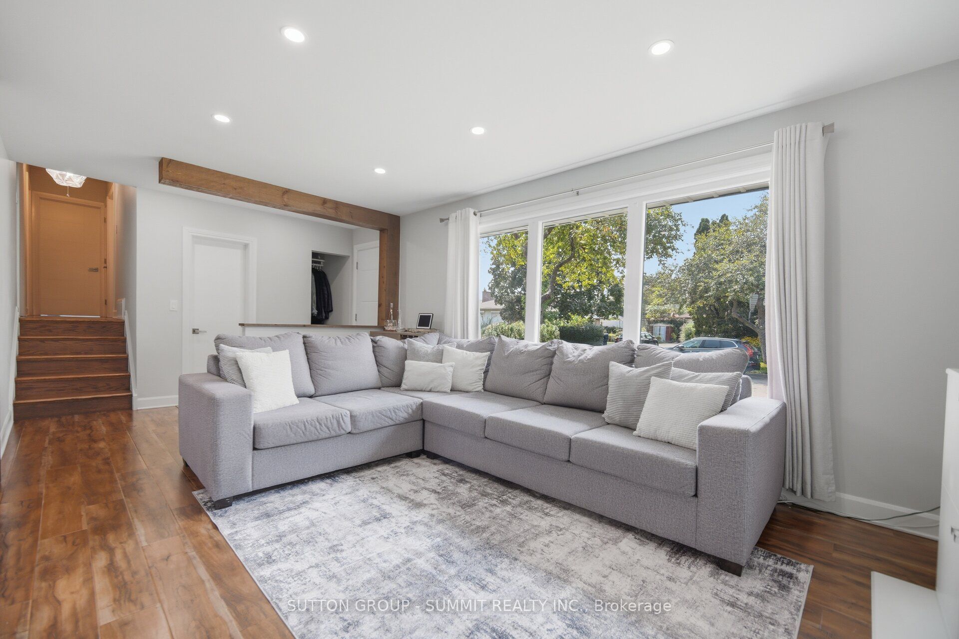 1 Lagos Road, Toronto, ON M9W 4E3 photo 3