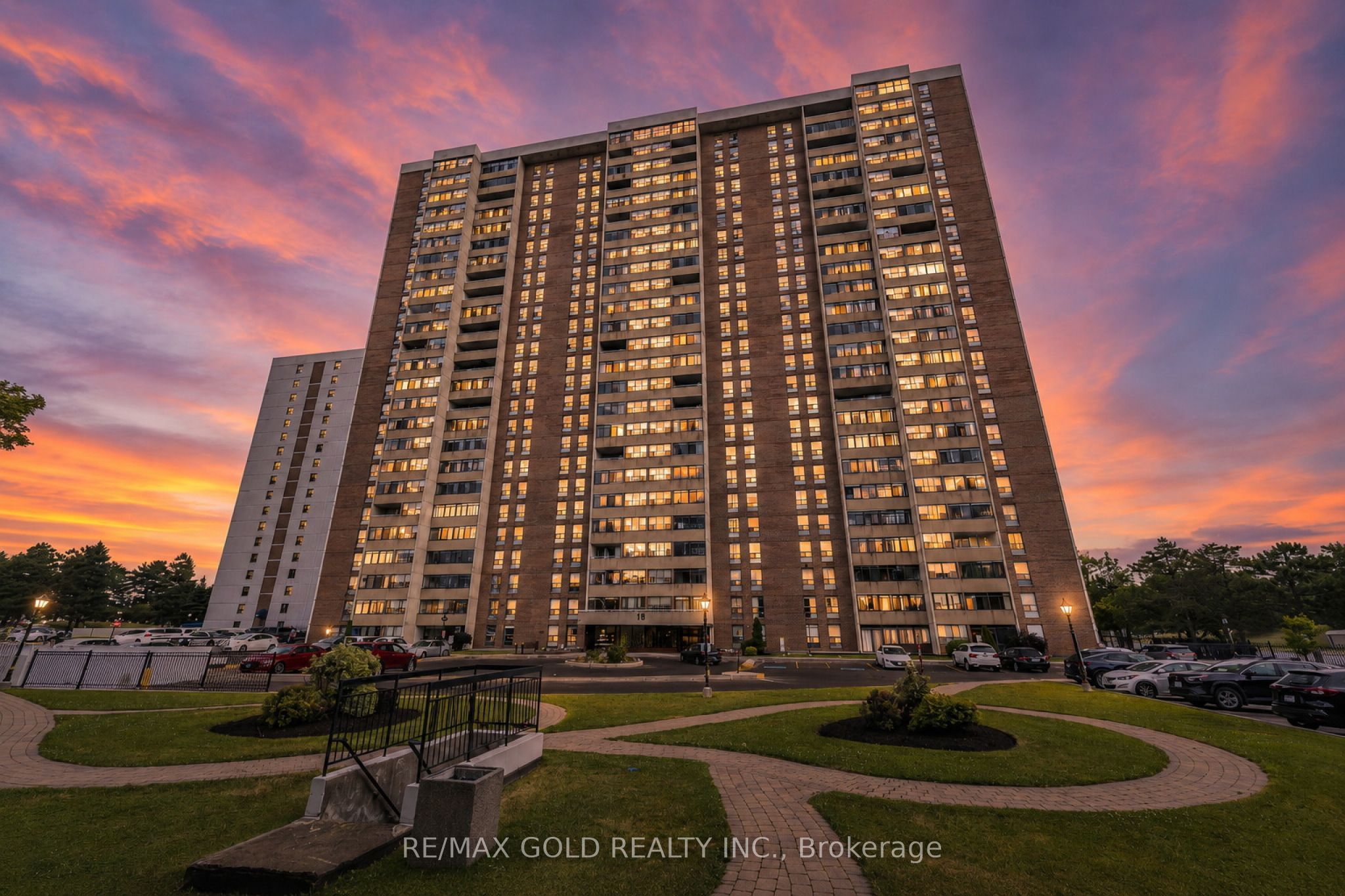 18 Knightsbridge Road 508, Brampton, ON L6T 3X5 photo 2