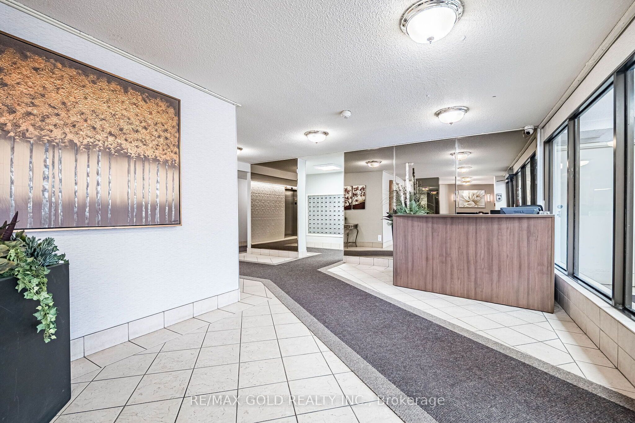 18 Knightsbridge Road 508, Brampton, ON L6T 3X5 photo 5