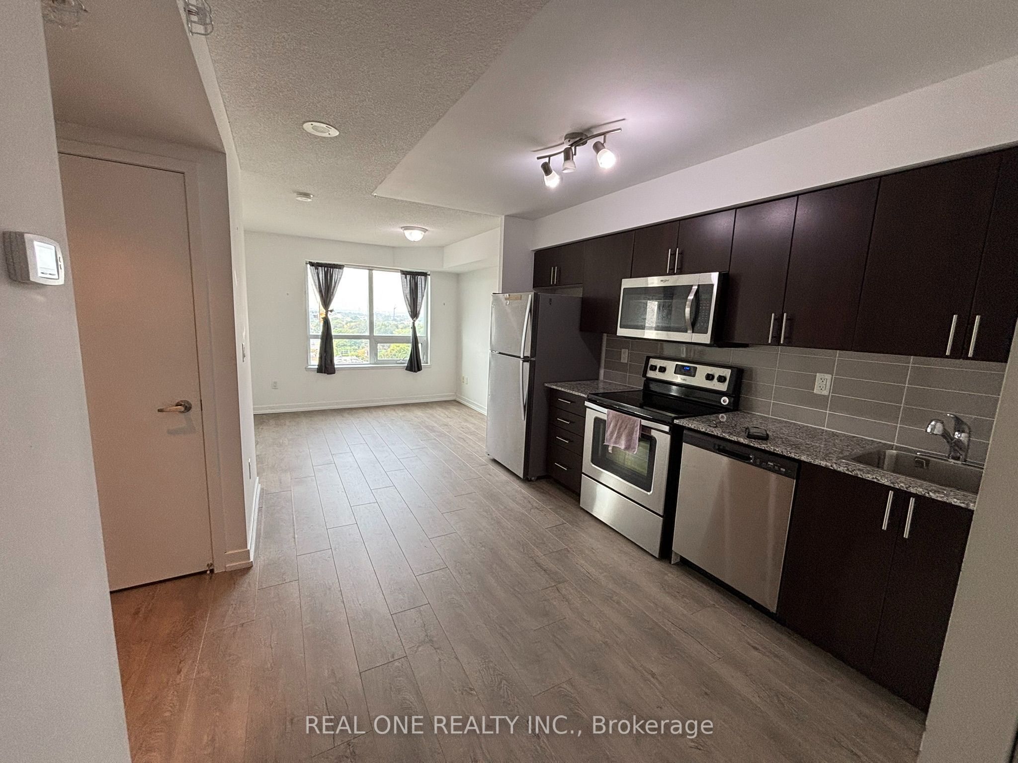 1420 Dupont Street 1207, Toronto, ON M6H 0C2 photo 2
