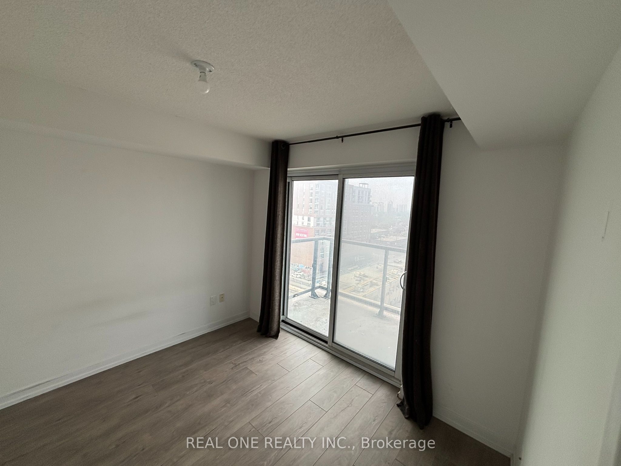 1420 Dupont Street 1207, Toronto, ON M6H 0C2 photo 4