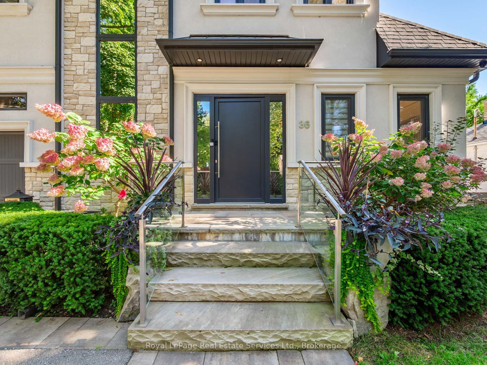 36 Anderson Street, Oakville, ON L6K 1A5 photo 2