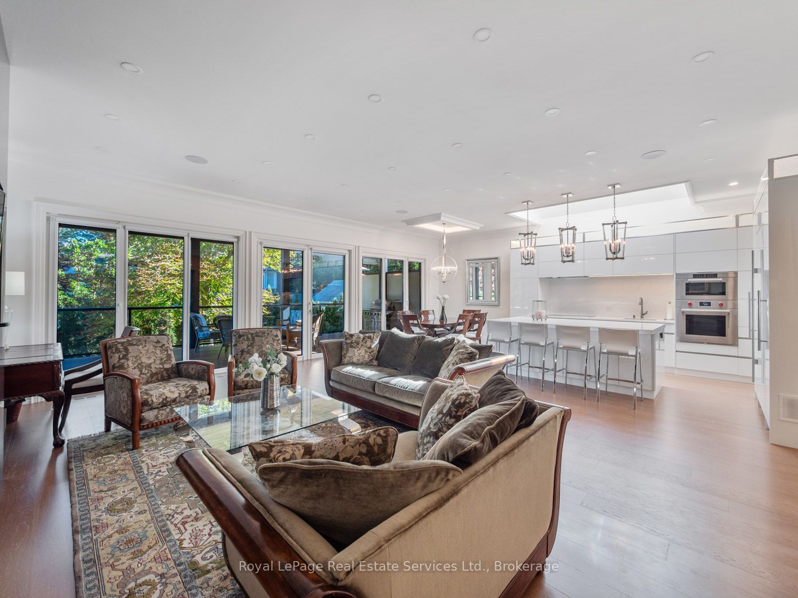 36 Anderson Street, Oakville, ON L6K 1A5 photo 4