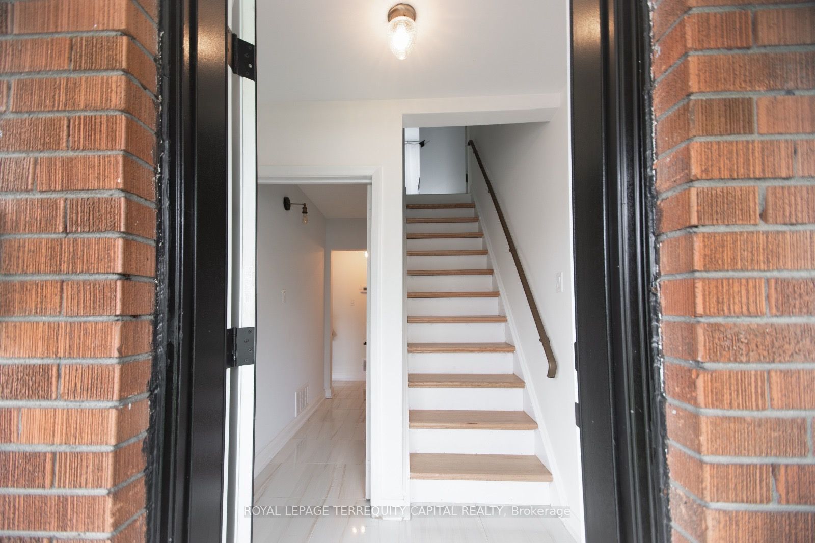 1010 Caledonia Road Upper, Toronto, ON M6B 3Z1 photo 3