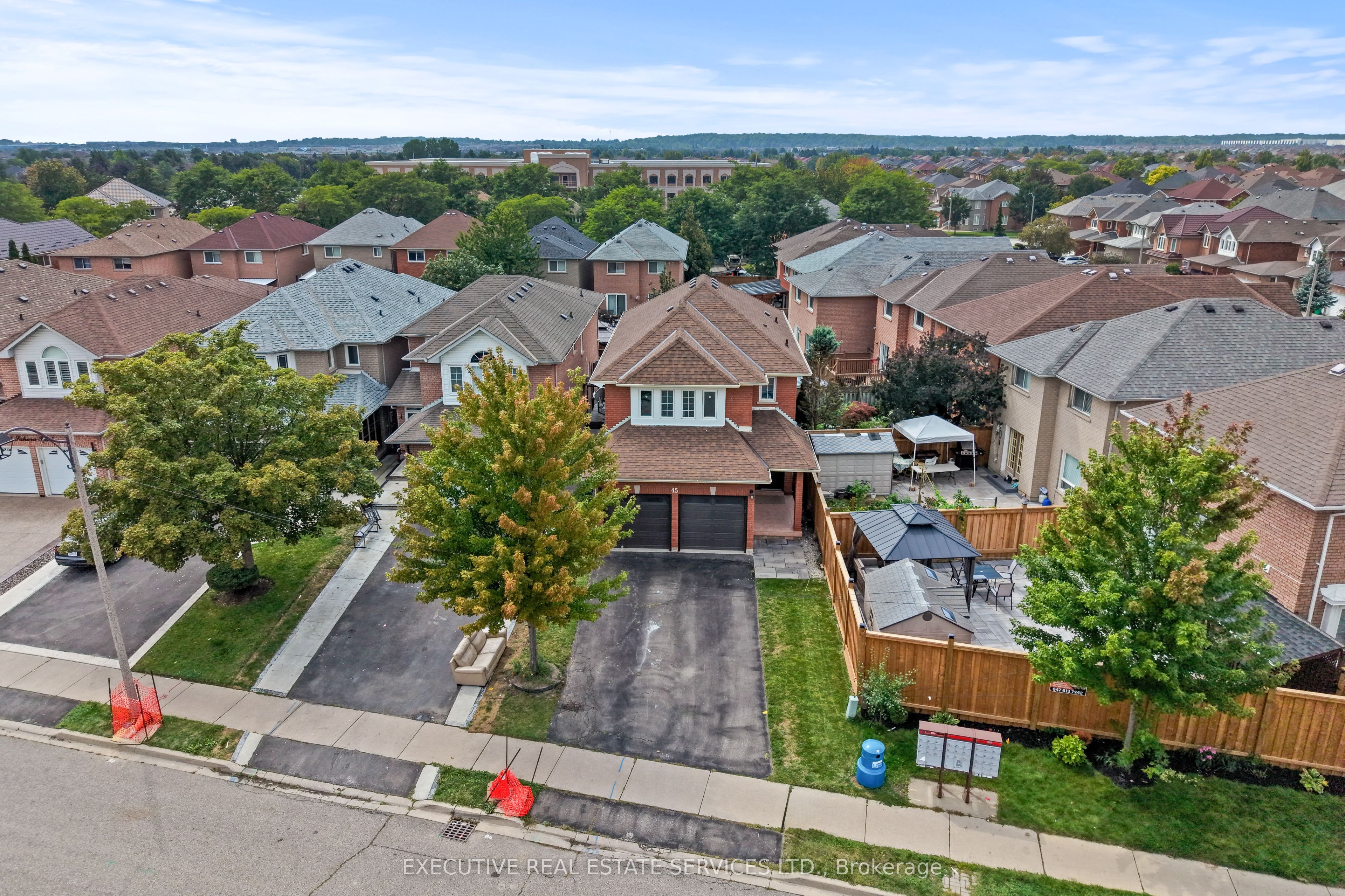 45 Sahara Trail, Brampton, ON L6R 1P3 photo 3