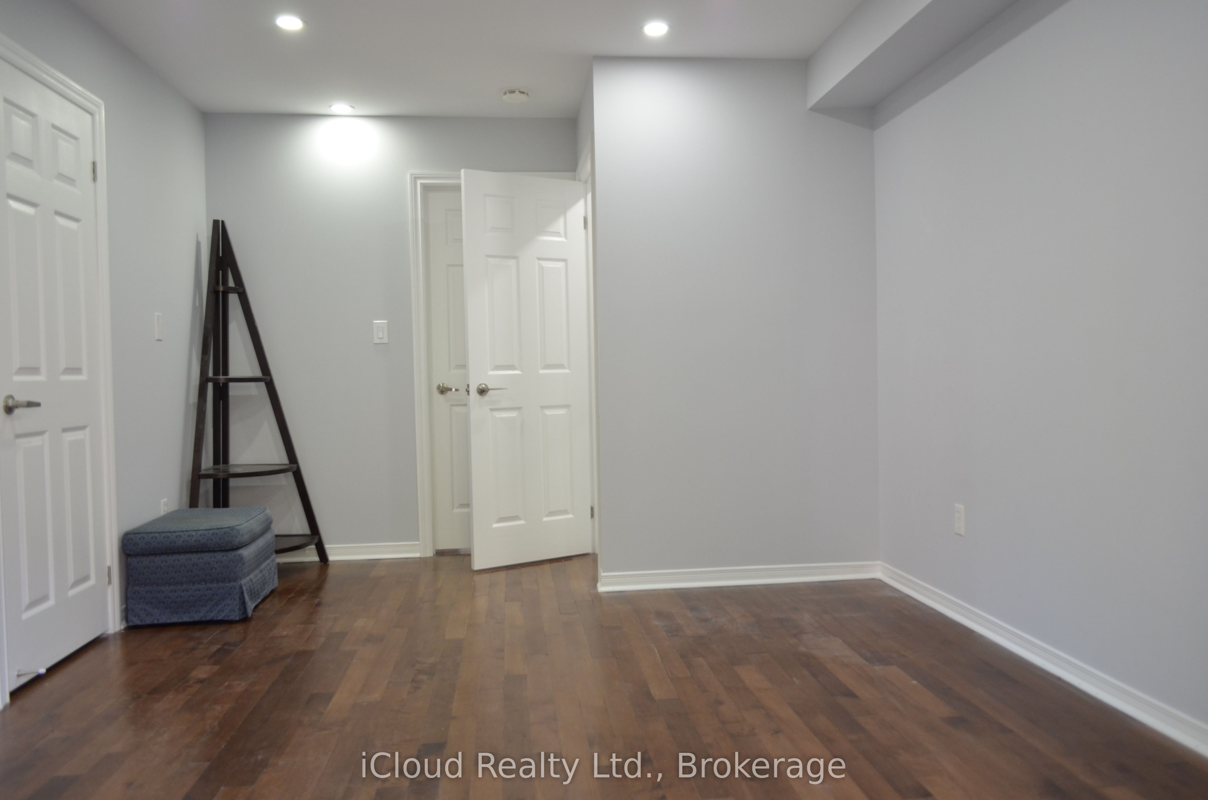 319 Aspendale Crescent Studio, Mississauga, ON L5W 0E7 photo 5