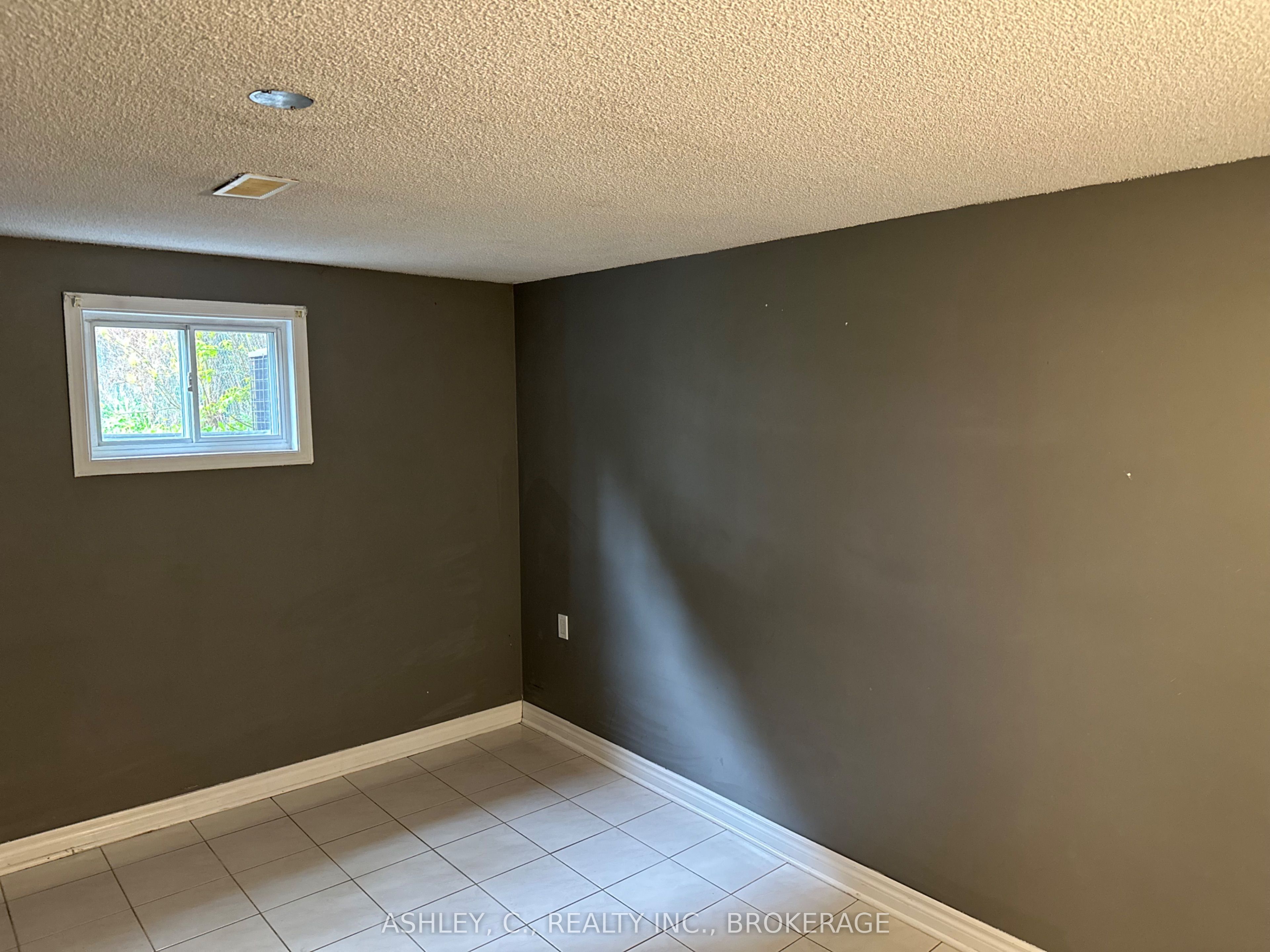 2546 Palisander Avenue BSMT, Mississauga, ON L5B 2L2 photo 5
