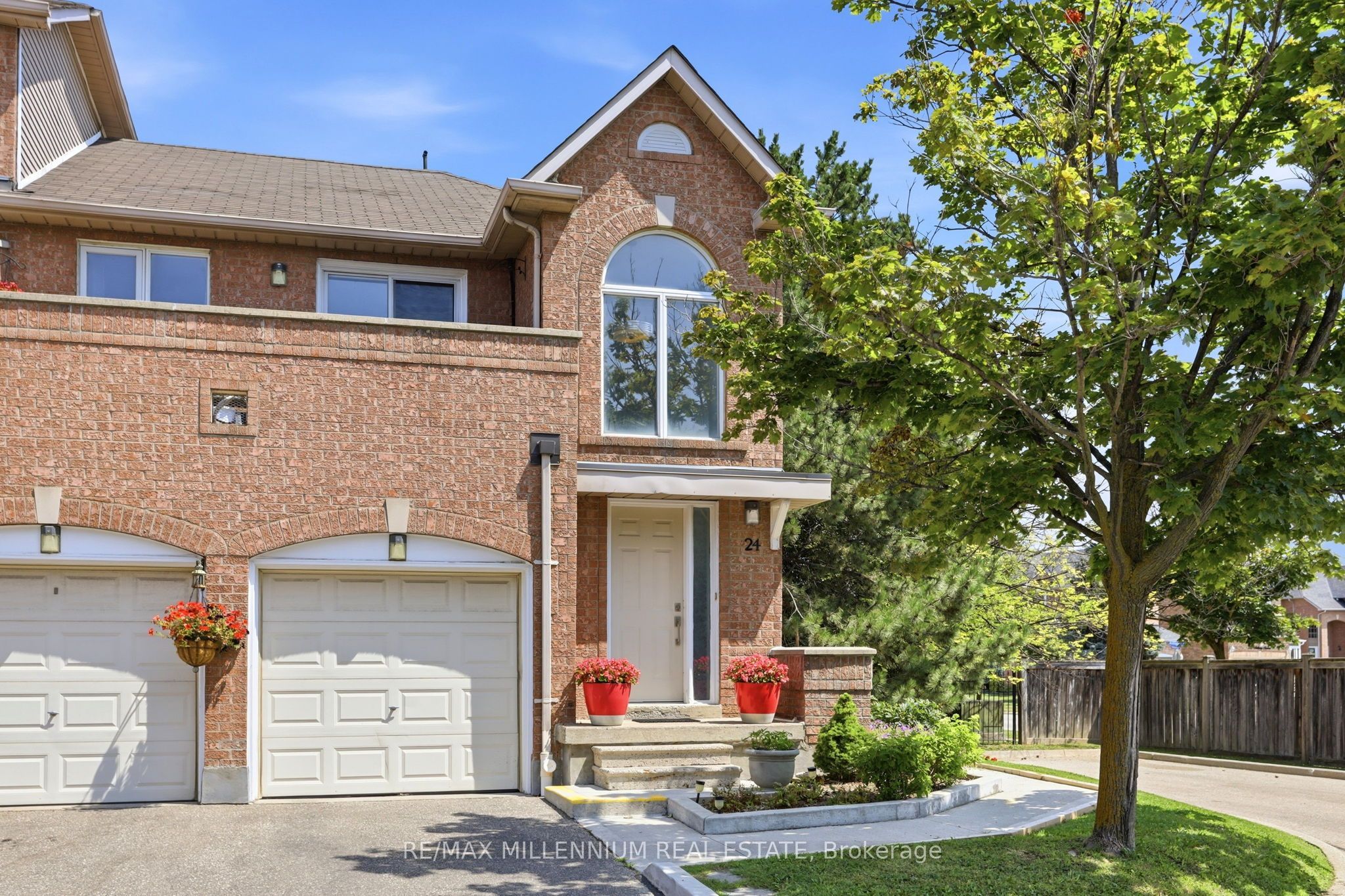 115 Bristol Road E 24, Mississauga, ON L4Z 3P7 photo 2