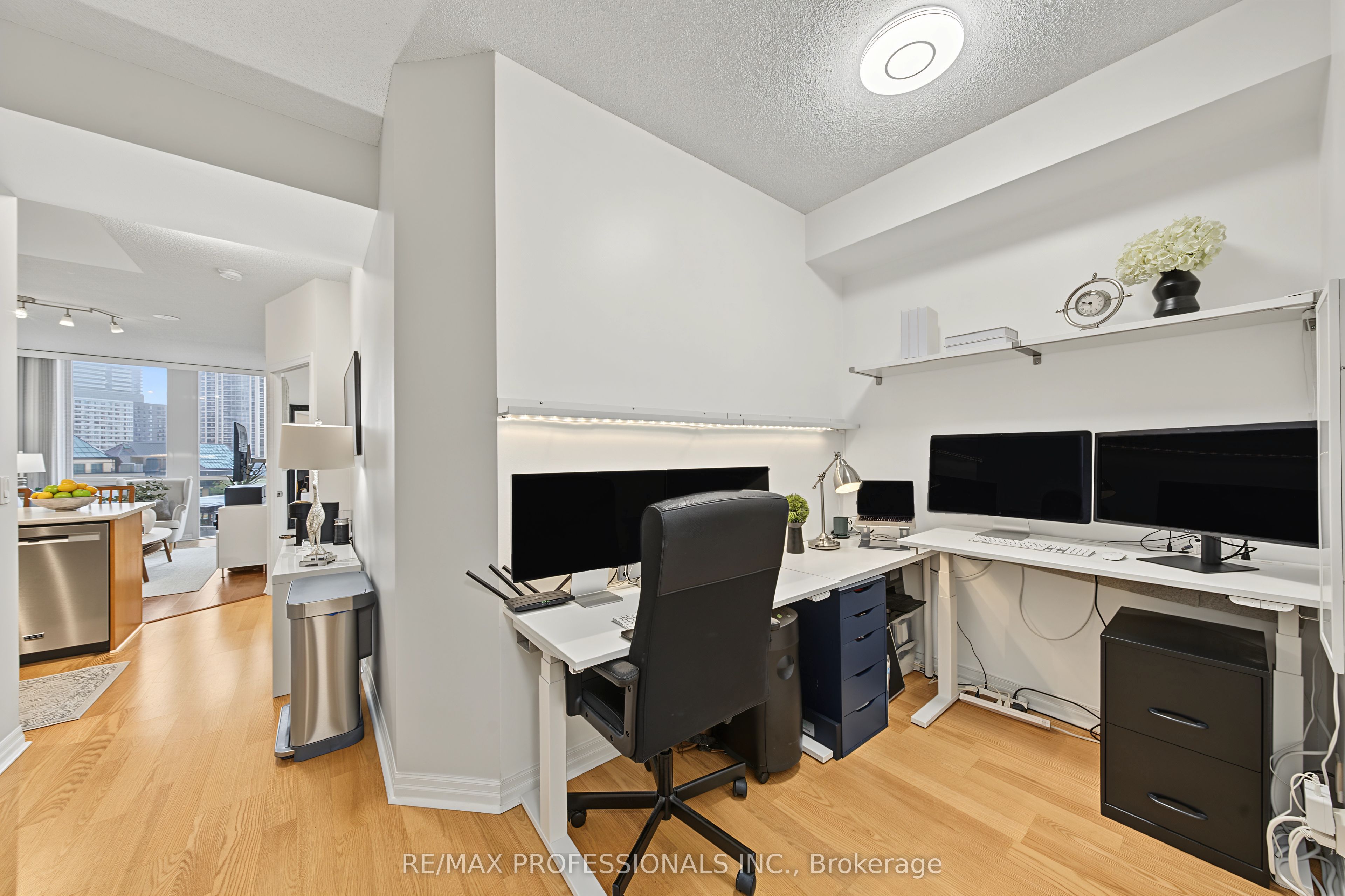 3939 Duke Of York Boulevard 801, Mississauga, ON L5B 4N2 photo 5