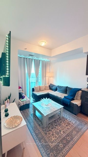 20 Shore Breeze Drive 2603, Toronto, ON M8V 0C7 photo 2