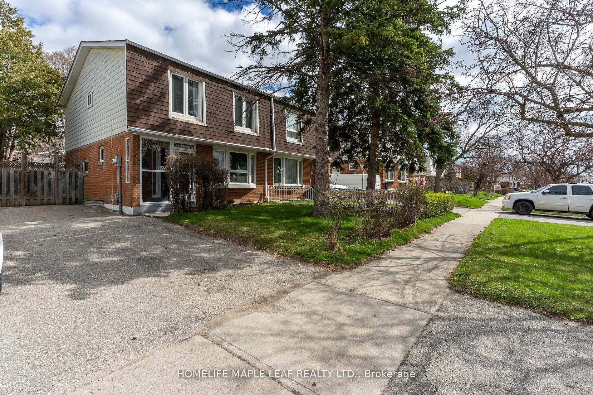 148 Hansen Road N, Brampton, ON L6V 2G6 photo 2