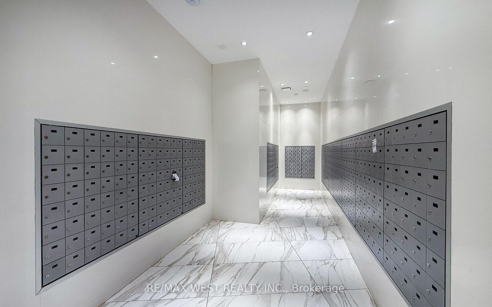 3883 Quartz Road 621, Mississauga, ON L5B 0M4 photo 4