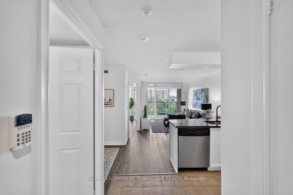2325 Central Park Drive 604, Oakville, ON L6H 0E2 photo 3