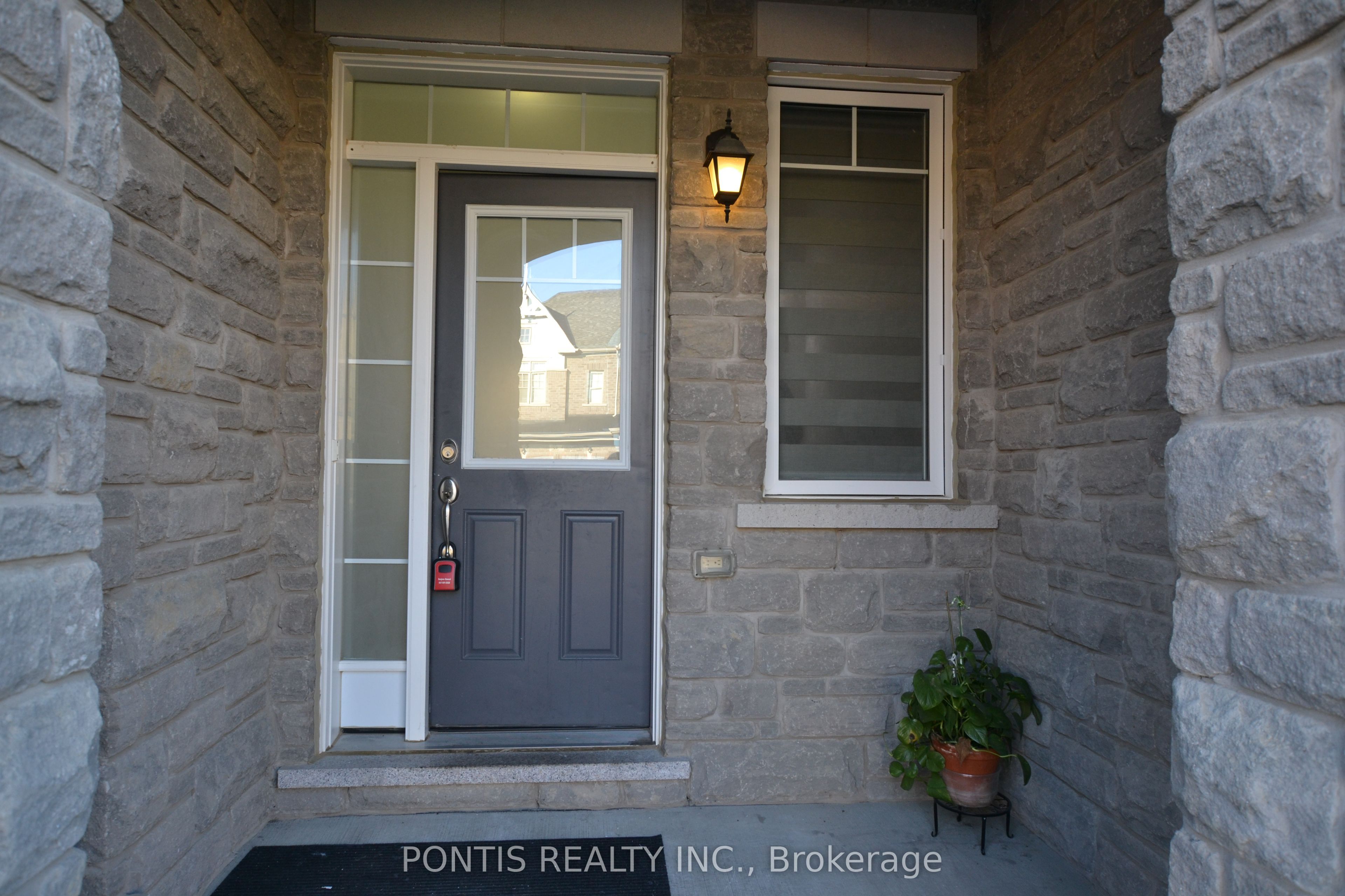 47 Phyllis Drive, Caledon, ON L7C 4E2 photo 2