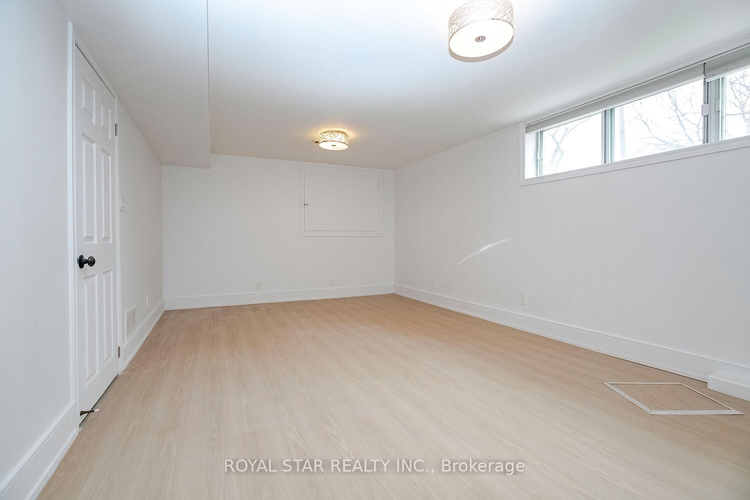 114 Wincott Drive Upper, Toronto, ON M9P 2P6 photo 3