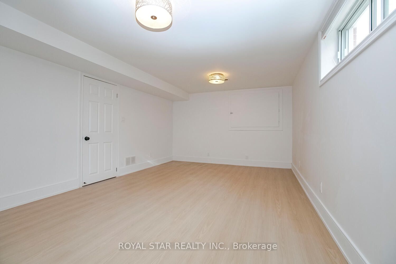 114 Wincott Drive Upper, Toronto, ON M9P 2P6 photo 4
