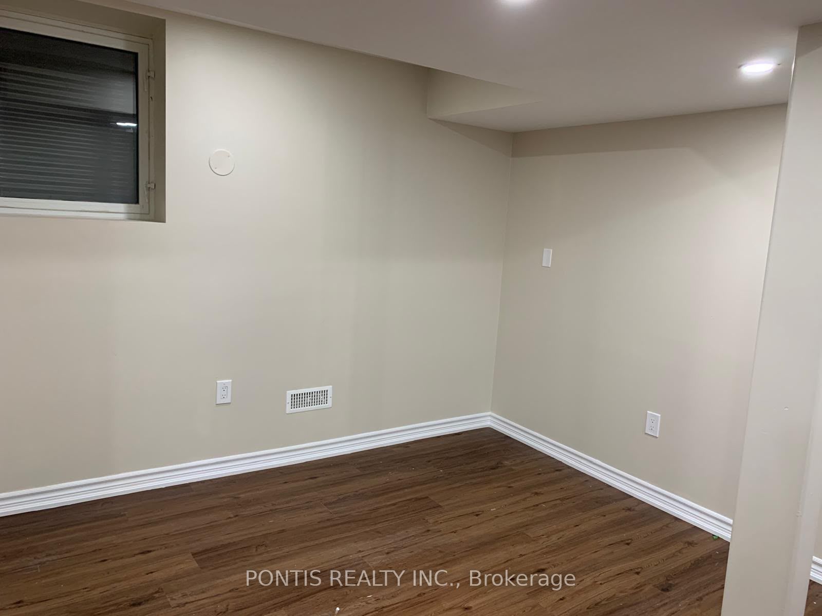 2489 Felhaber Crescent Basment, Oakville, ON L6H 7R8 photo 2