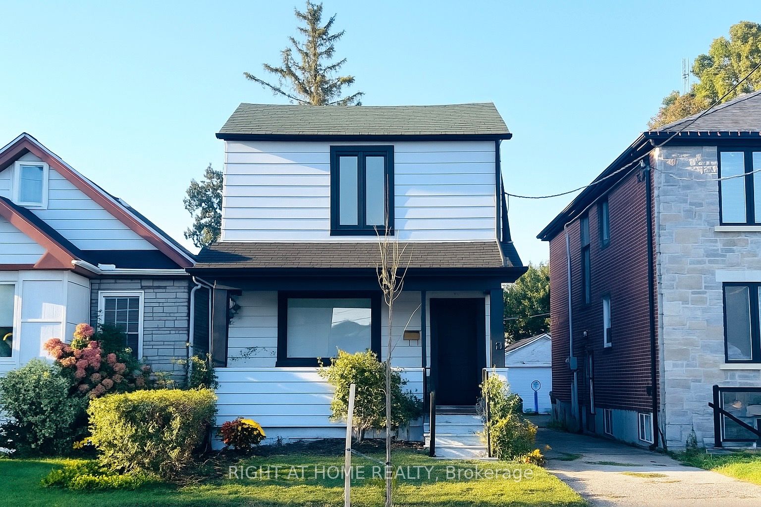 28 Pendeen Avenue, Toronto, ON M6N 2P3 photo 2
