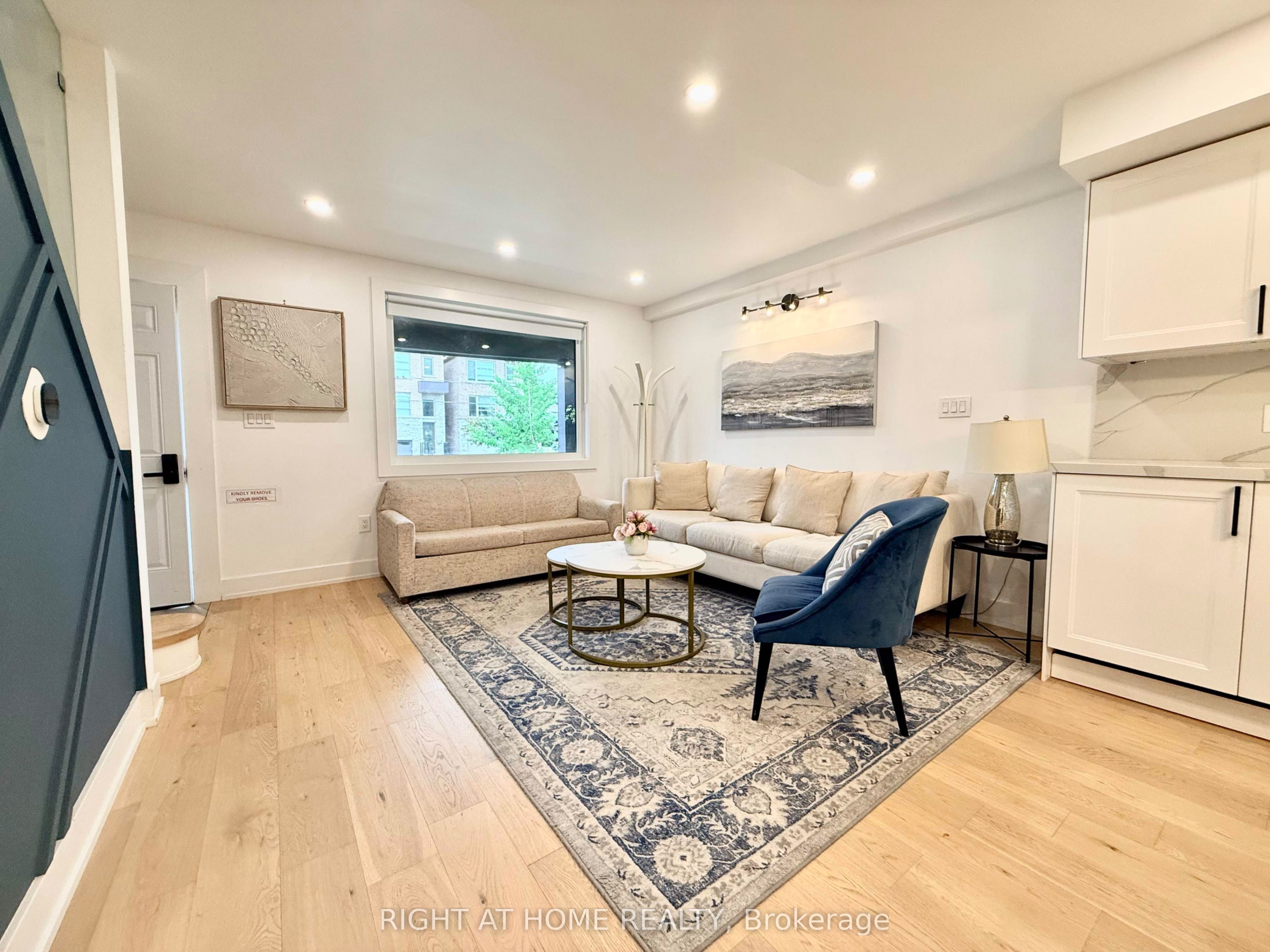 28 Pendeen Avenue, Toronto, ON M6N 2P3 photo 5