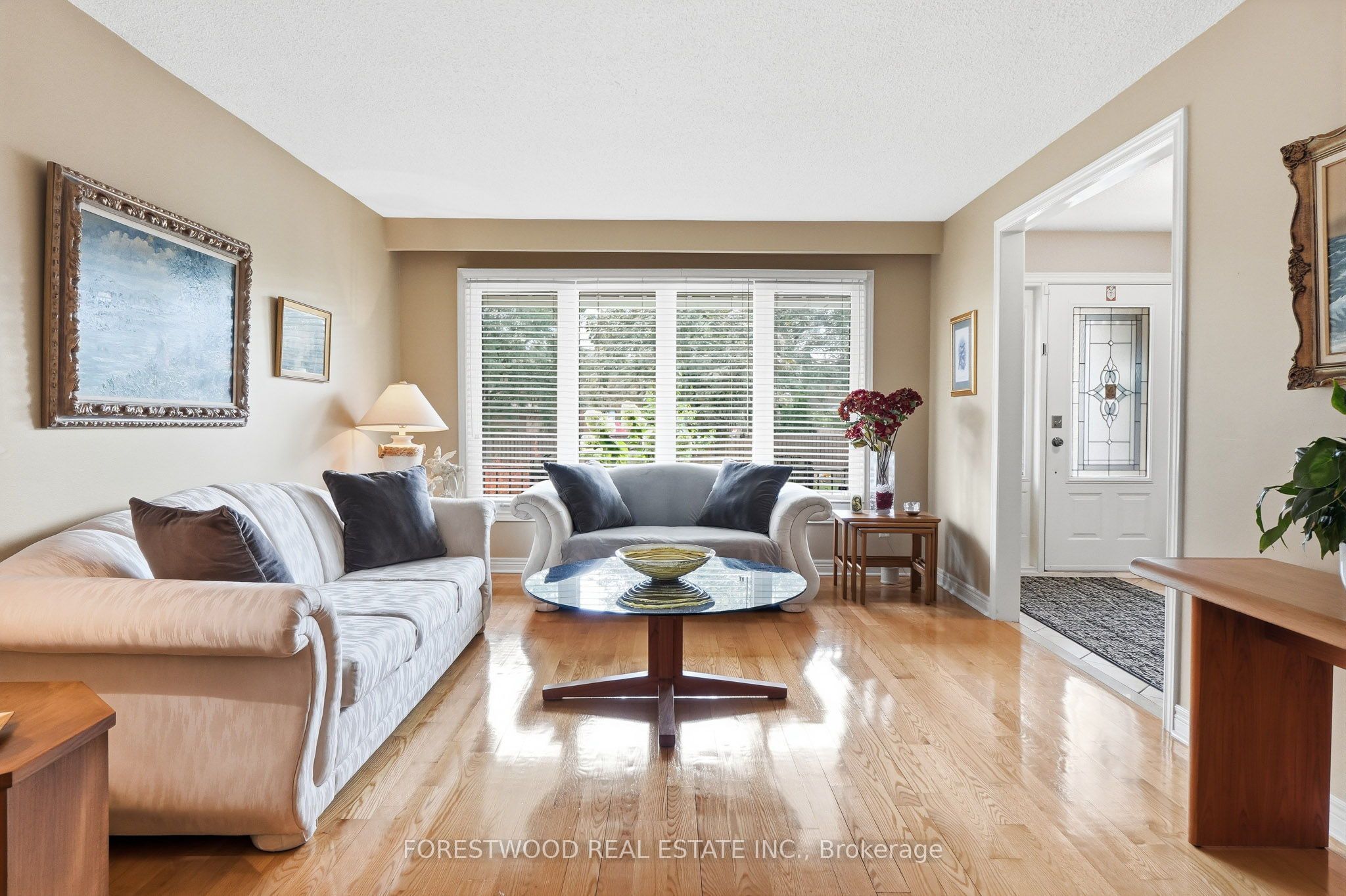 657 Vermouth Avenue, Mississauga, ON L5A 3Y7 photo 4