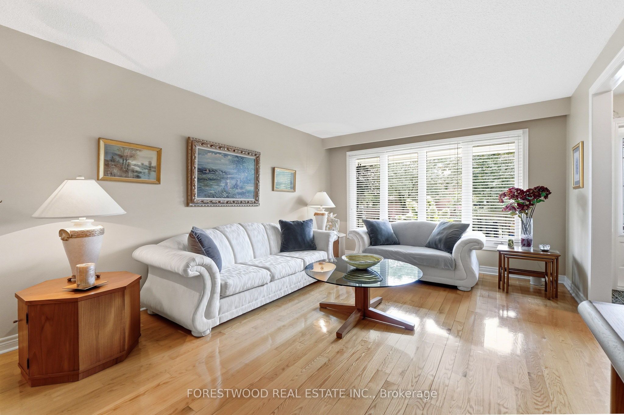 657 Vermouth Avenue, Mississauga, ON L5A 3Y7 photo 5