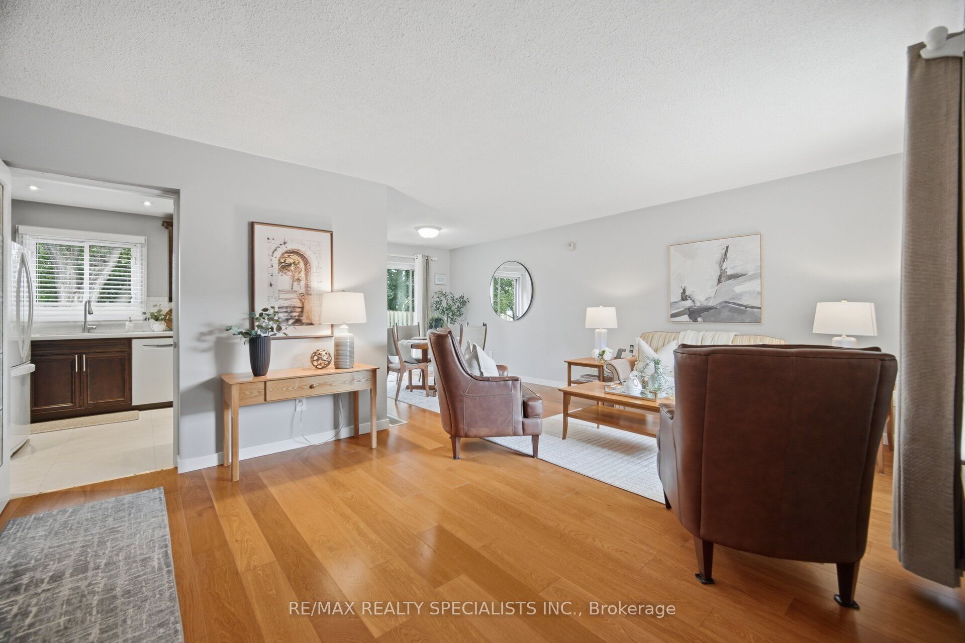 6851 Avila Road, Mississauga, ON L5N 1R9 photo 3